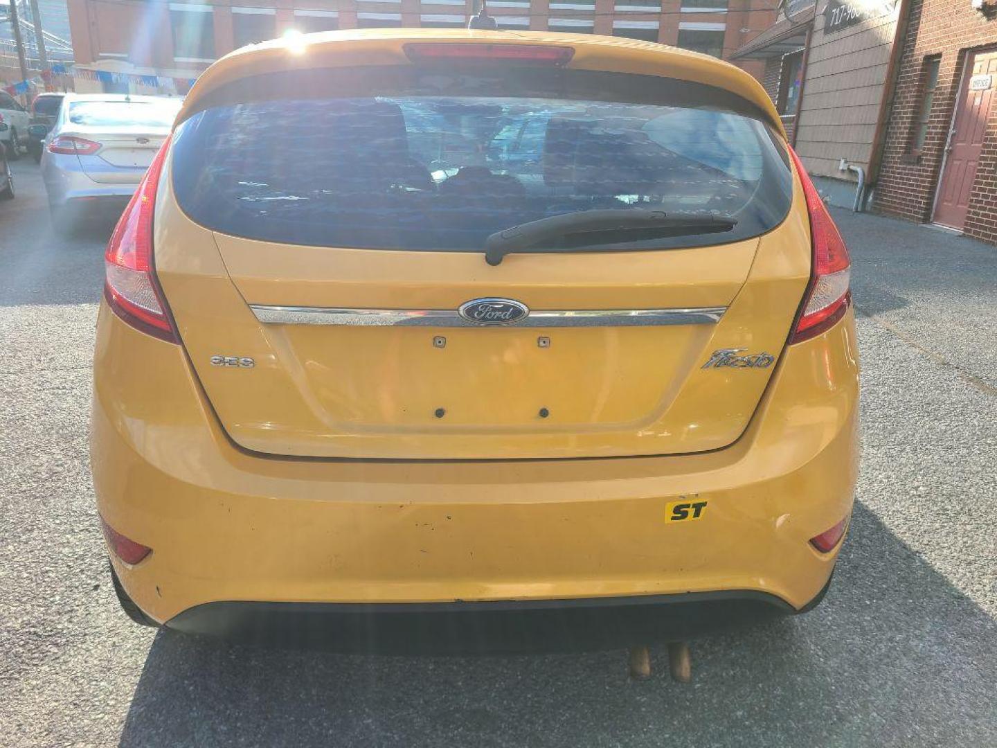 2011 GOLD FORD FIESTA SES (3FADP4FJ4BM) with an 1.6L engine, Automatic transmission, located at 117 North Cameron Street, Harrisburg, PA, 17101, (717) 963-8962, 40.267021, -76.875351 - WE FINANCE!!! Good Credit/ Bad Credit/ No Credit - ALL Trade-Ins Welcomed!!! ***Guaranteed Credit Approval*** APPLY ONLINE or CALL us TODAY ;) Please call us to discuss your cash and financing options. - Photo#3
