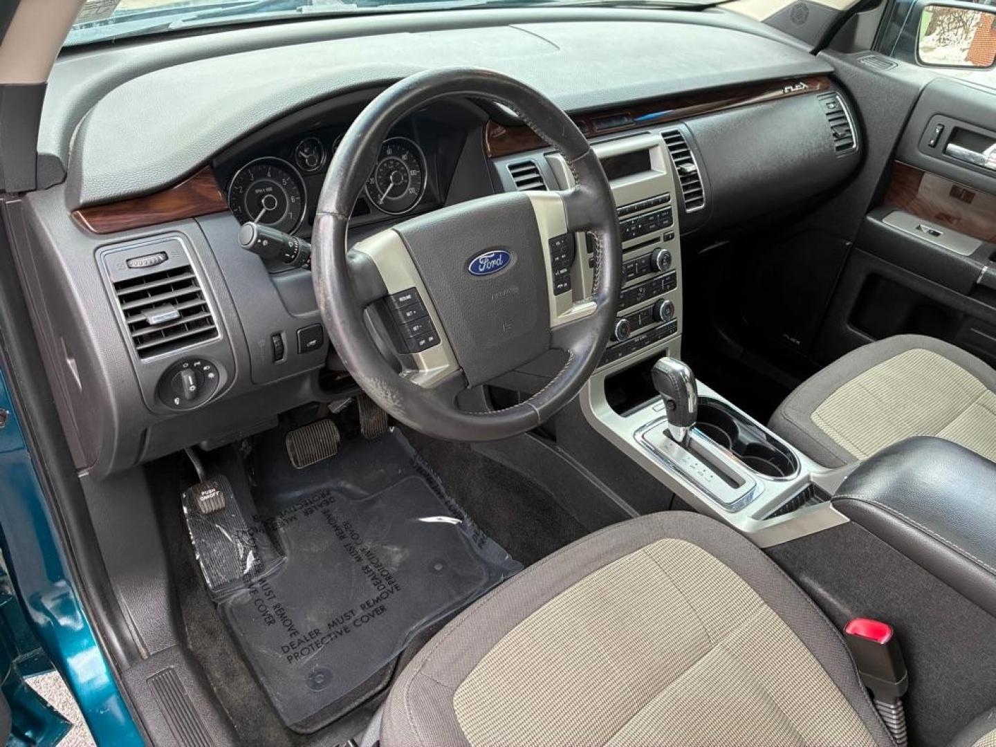 2011 BLUE FORD FLEX SEL (2FMHK6CC4BB) with an 3.5L engine, Automatic transmission, located at 117 North Cameron Street, Harrisburg, PA, 17101, (717) 963-8962, 40.267021, -76.875351 - WE FINANCE!!! Good Credit/ Challenged Credit/ No Credit - ALL Trade-Ins Welcomed!!! APPLY ONLINE or CALL us TODAY ;) Please call us to discuss your cash and/or financing options. - Photo#18