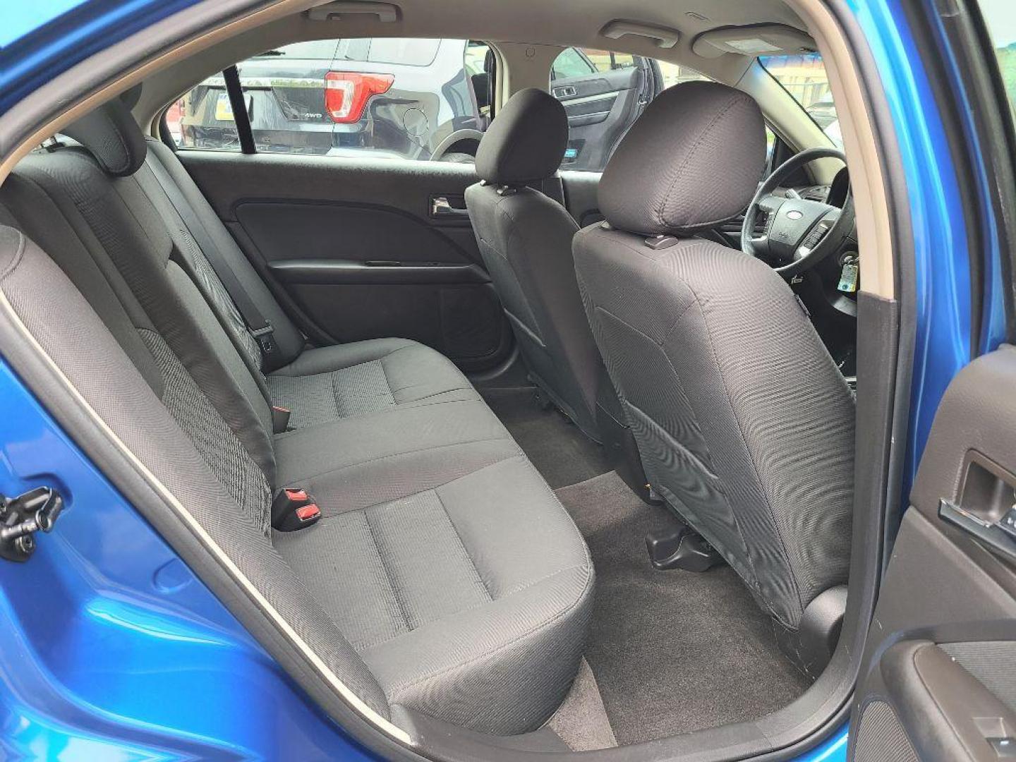 2011 BLUE FORD FUSION SE (3FAHP0HAXBR) with an 2.5L engine, Automatic transmission, located at 117 North Cameron Street, Harrisburg, PA, 17101, (717) 963-8962, 40.267021, -76.875351 - WE FINANCE!!! Good Credit/ Bad Credit/ No Credit - ALL Trade-Ins Welcomed!!! ***Guaranteed Credit Approval*** APPLY ONLINE or CALL us TODAY ;) Internet Prices and Marketplace Prices are SPECIAL discounted ***CASH DEALS*** Retail Prices are higher. Please call us to discuss your cash and finan - Photo#10