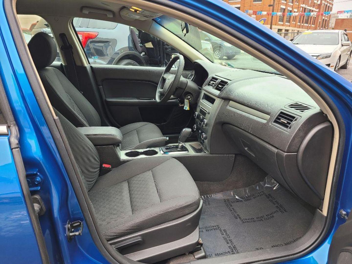 2011 BLUE FORD FUSION SE (3FAHP0HAXBR) with an 2.5L engine, Automatic transmission, located at 117 North Cameron Street, Harrisburg, PA, 17101, (717) 963-8962, 40.267021, -76.875351 - WE FINANCE!!! Good Credit/ Bad Credit/ No Credit - ALL Trade-Ins Welcomed!!! ***Guaranteed Credit Approval*** APPLY ONLINE or CALL us TODAY ;) Internet Prices and Marketplace Prices are SPECIAL discounted ***CASH DEALS*** Retail Prices are higher. Please call us to discuss your cash and finan - Photo#8
