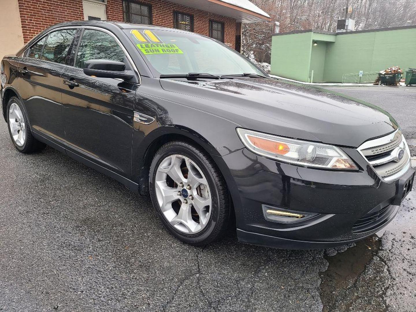 2011 BLACK FORD TAURUS SEL (1FAHP2EW6BG) with an 3.5L engine, Automatic transmission, located at 117 North Cameron Street, Harrisburg, PA, 17101, (717) 963-8962, 40.267021, -76.875351 - Photo#6