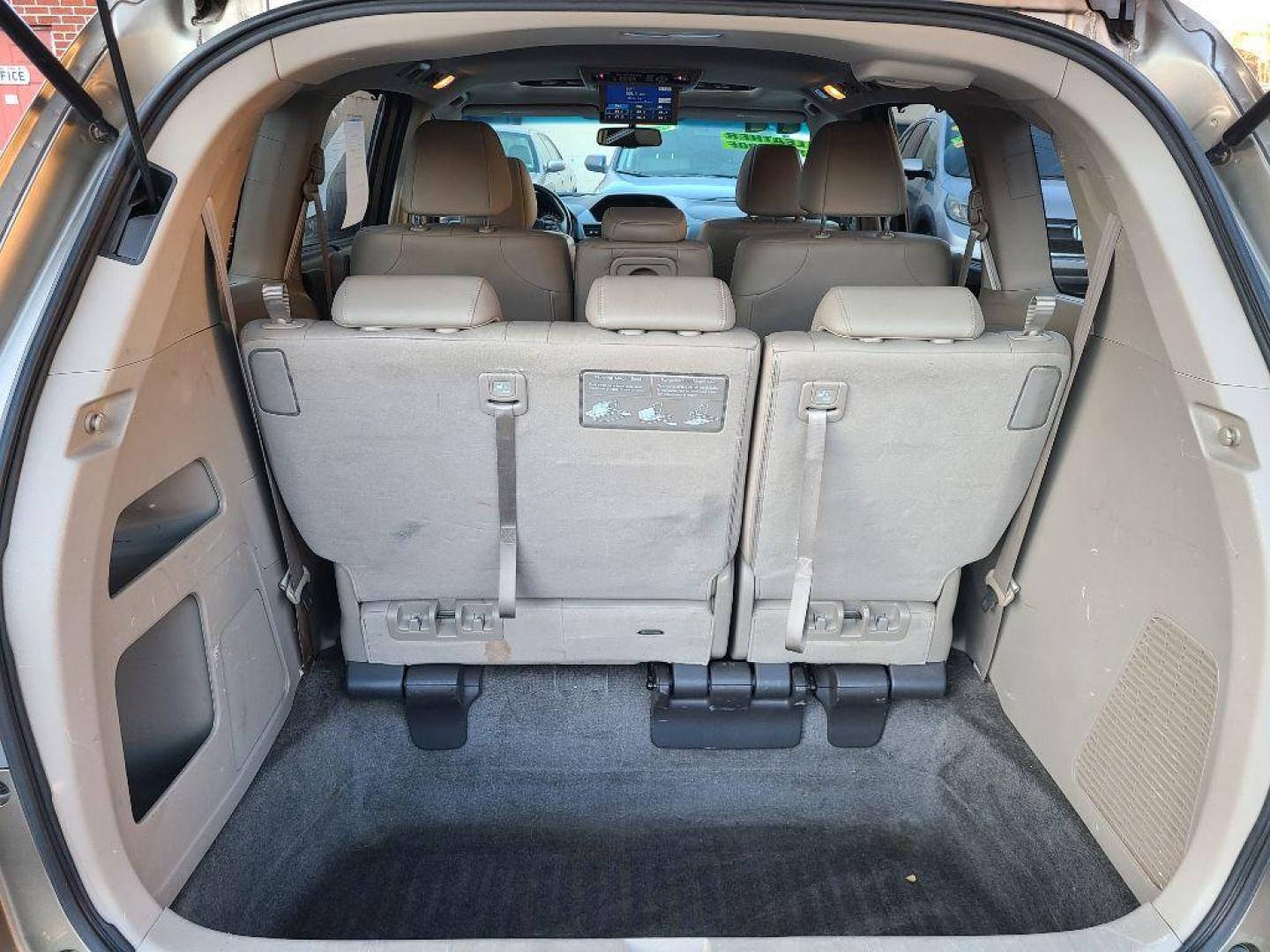 2011 GOLD HONDA ODYSSEY EXL (5FNRL5H65BB) with an 3.5L engine, Automatic transmission, located at 117 North Cameron Street, Harrisburg, PA, 17101, (717) 963-8962, 40.267021, -76.875351 - Photo#13