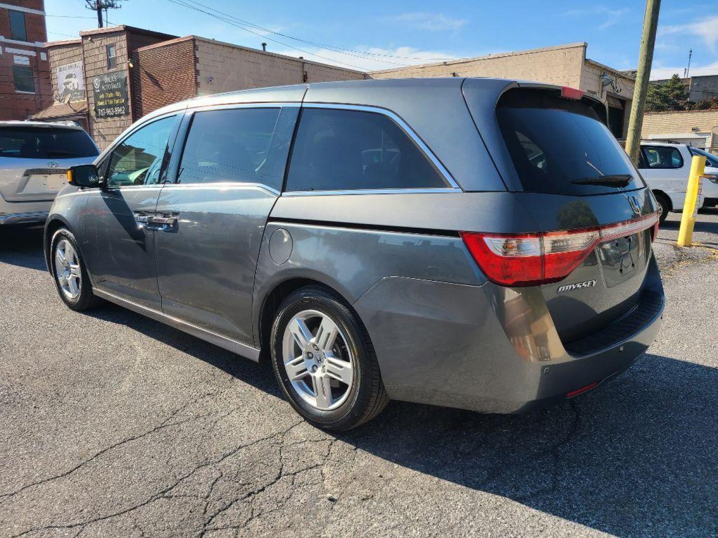 2011 GRAY HONDA ODYSSEY TOURING (5FNRL5H92BB) with an 3.5L engine, Automatic transmission, located at 7981 Paxton Street, Harrisburg, PA, 17111, (717) 561-2926, 40.261490, -76.749229 - WE FINANCE!!! Good Credit/ Bad Credit/ No Credit - ALL Trade-Ins Welcomed!!! ***Guaranteed Credit Approval*** APPLY ONLINE or CALL us TODAY ;) Please call us to discuss your cash and financing options. - Photo#2