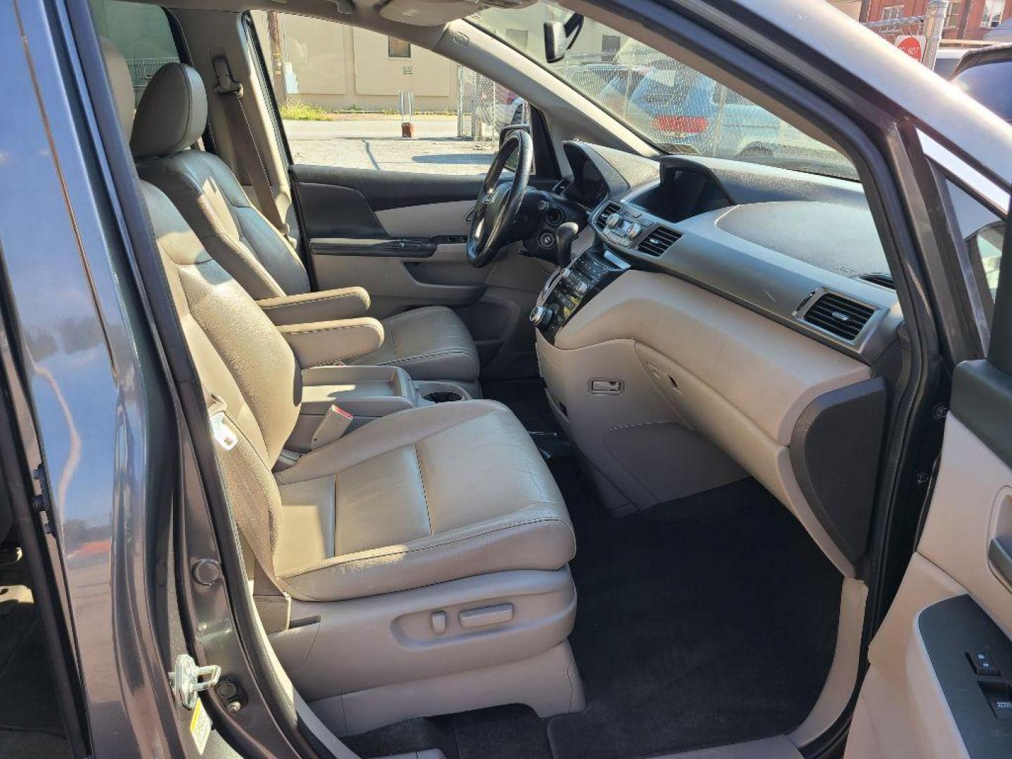 2011 GRAY HONDA ODYSSEY TOURING (5FNRL5H92BB) with an 3.5L engine, Automatic transmission, located at 7981 Paxton Street, Harrisburg, PA, 17111, (717) 561-2926, 40.261490, -76.749229 - WE FINANCE!!! Good Credit/ Bad Credit/ No Credit - ALL Trade-Ins Welcomed!!! ***Guaranteed Credit Approval*** APPLY ONLINE or CALL us TODAY ;) Please call us to discuss your cash and financing options. - Photo#8