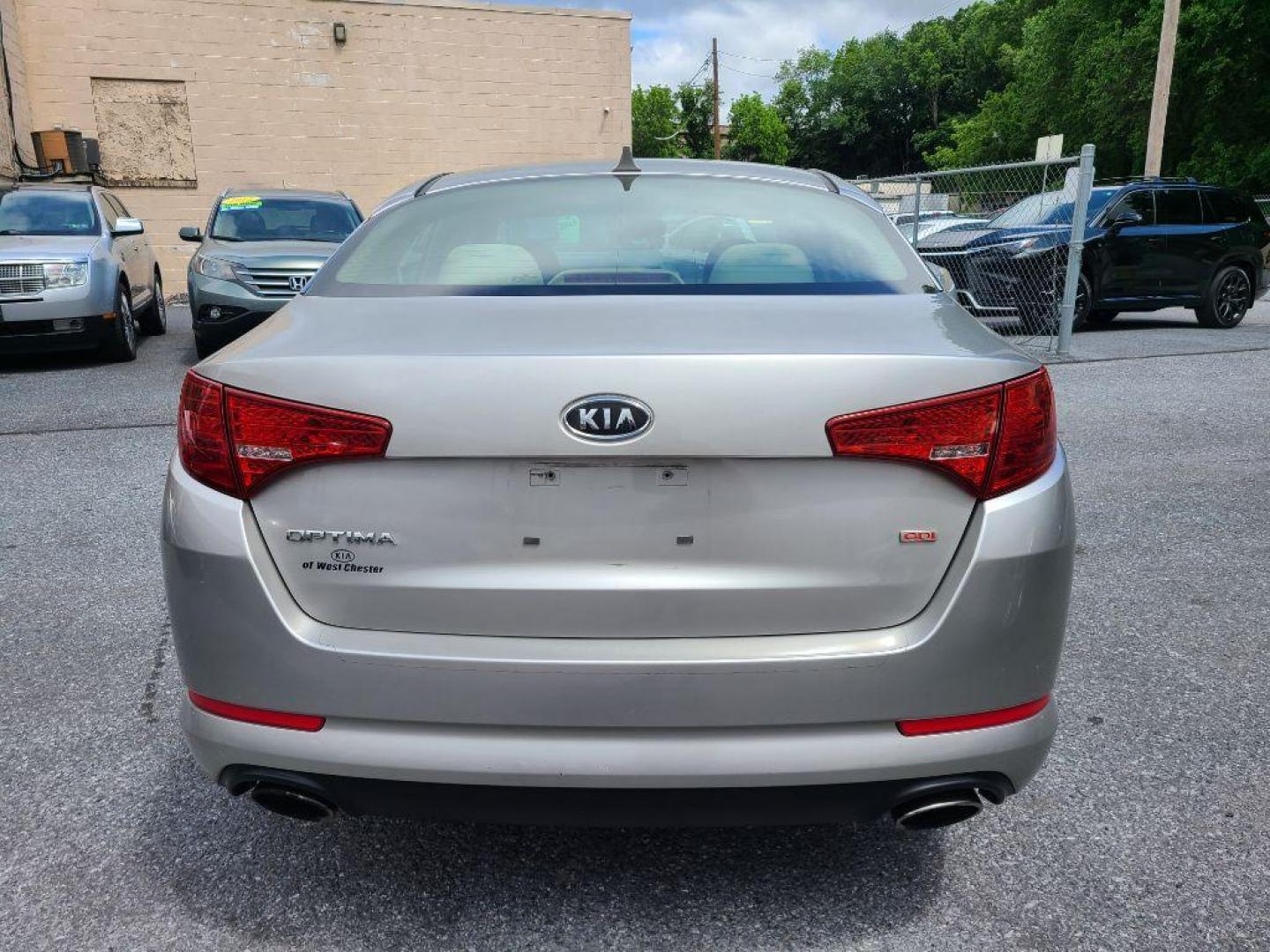 2011 SILVER KIA OPTIMA LX (KNAGM4A70B5) with an 2.4L engine, Automatic transmission, located at 117 North Cameron Street, Harrisburg, PA, 17101, (717) 963-8962, 40.267021, -76.875351 - WE FINANCE!!! Good Credit/ Bad Credit/ No Credit - ALL Trade-Ins Welcomed!!! ***Guaranteed Credit Approval*** APPLY ONLINE or CALL us TODAY ;) Internet Prices and Marketplace Prices are SPECIAL discounted ***CASH DEALS*** Retail Prices are higher. Please call us to discuss your cash and finan - Photo#3