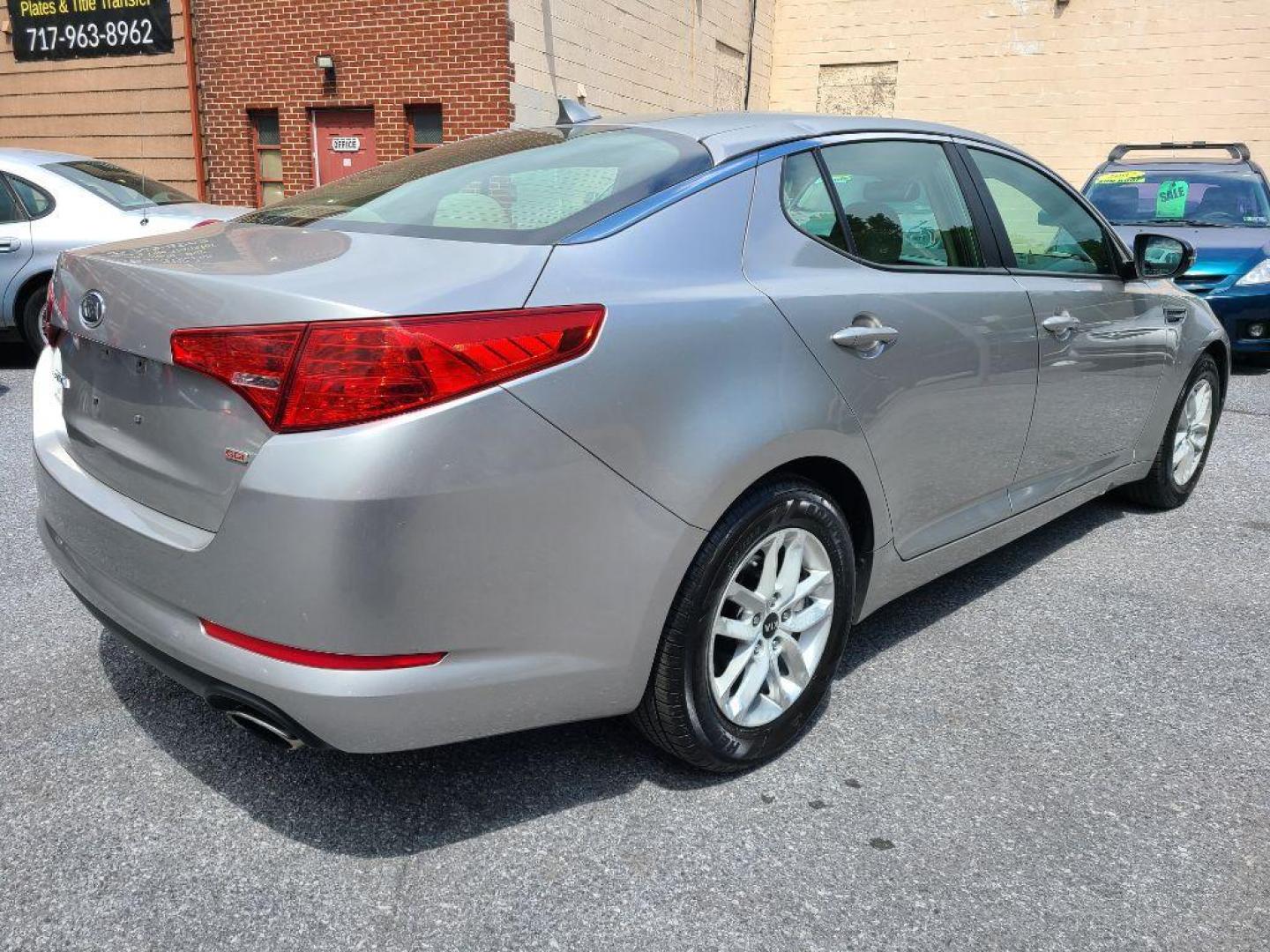 2011 SILVER KIA OPTIMA LX (KNAGM4A70B5) with an 2.4L engine, Automatic transmission, located at 117 North Cameron Street, Harrisburg, PA, 17101, (717) 963-8962, 40.267021, -76.875351 - WE FINANCE!!! Good Credit/ Bad Credit/ No Credit - ALL Trade-Ins Welcomed!!! ***Guaranteed Credit Approval*** APPLY ONLINE or CALL us TODAY ;) Internet Prices and Marketplace Prices are SPECIAL discounted ***CASH DEALS*** Retail Prices are higher. Please call us to discuss your cash and finan - Photo#4
