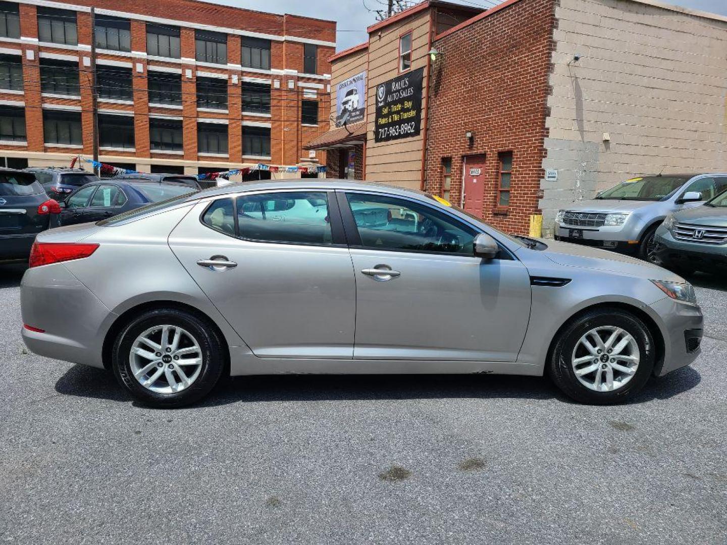 2011 SILVER KIA OPTIMA LX (KNAGM4A70B5) with an 2.4L engine, Automatic transmission, located at 117 North Cameron Street, Harrisburg, PA, 17101, (717) 963-8962, 40.267021, -76.875351 - WE FINANCE!!! Good Credit/ Bad Credit/ No Credit - ALL Trade-Ins Welcomed!!! ***Guaranteed Credit Approval*** APPLY ONLINE or CALL us TODAY ;) Internet Prices and Marketplace Prices are SPECIAL discounted ***CASH DEALS*** Retail Prices are higher. Please call us to discuss your cash and finan - Photo#5