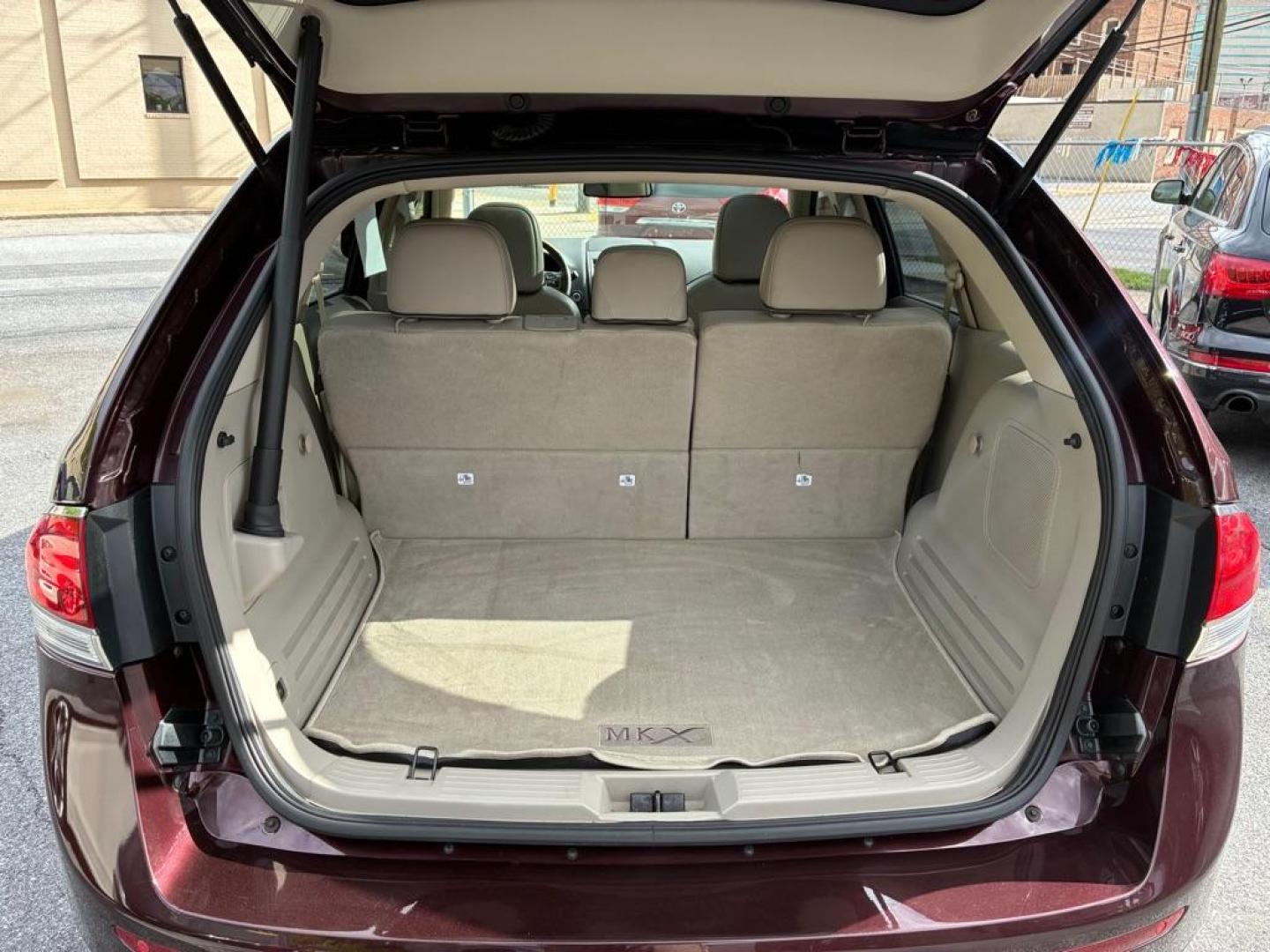 2011 BURGAN LINCOLN MKX (2LMDJ8JKXBB) with an 3.7L engine, Automatic transmission, located at 117 North Cameron Street, Harrisburg, PA, 17101, (717) 963-8962, 40.267021, -76.875351 - WE FINANCE!!! MOST vehicles are available for financing. Good Credit/ Challenged Credit/ No Credit - ALL Trade-Ins Welcomed!!! APPLY ONLINE or CALL us TODAY Please call us to discuss your cash and/or financing options. Thanks for checking our inventory! We're here to help. - Photo#10