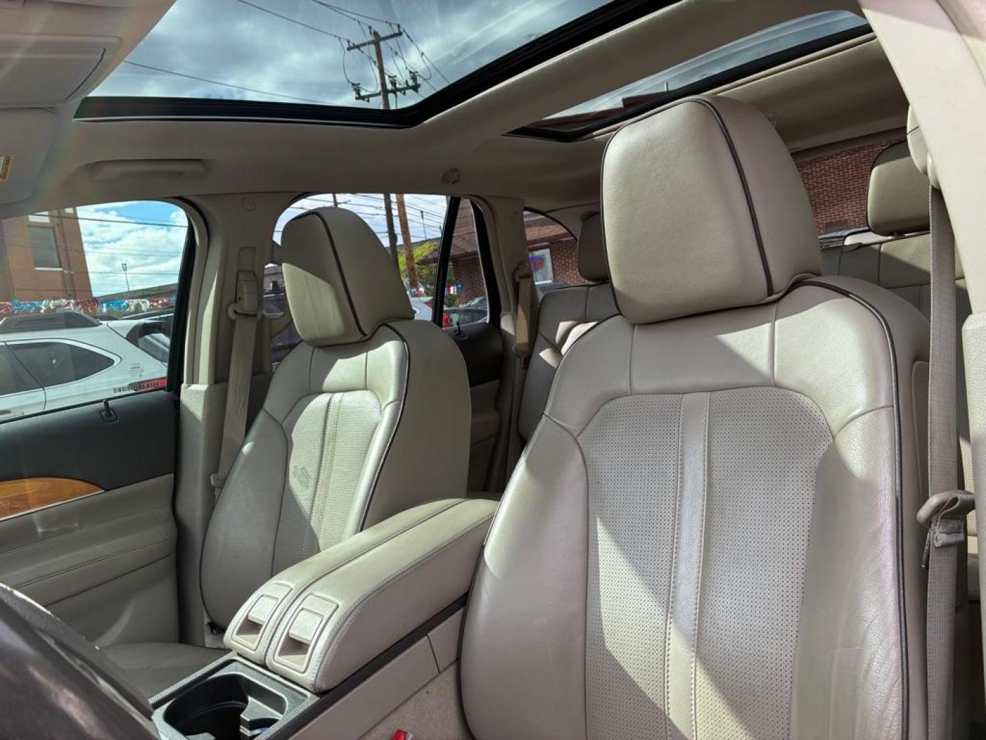 2011 BURGAN LINCOLN MKX (2LMDJ8JKXBB) with an 3.7L engine, Automatic transmission, located at 117 North Cameron Street, Harrisburg, PA, 17101, (717) 963-8962, 40.267021, -76.875351 - WE FINANCE!!! MOST vehicles are available for financing. Good Credit/ Challenged Credit/ No Credit - ALL Trade-Ins Welcomed!!! APPLY ONLINE or CALL us TODAY Please call us to discuss your cash and/or financing options. Thanks for checking our inventory! We're here to help. - Photo#14
