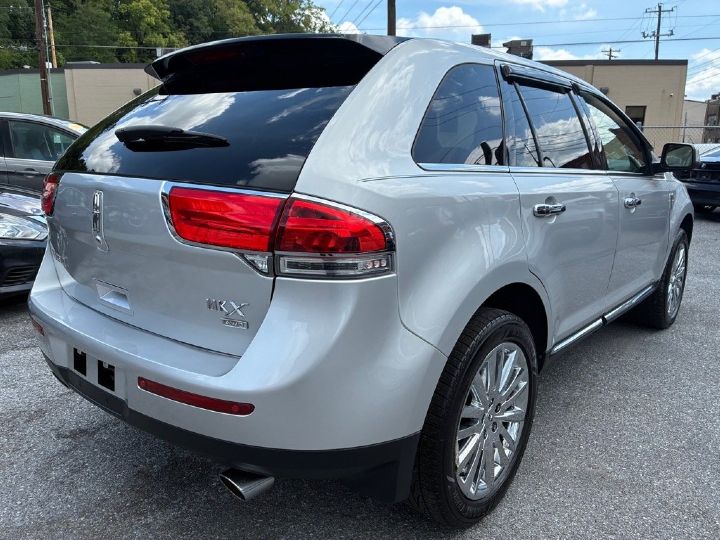 2011 SILVER LINCOLN MKX (2LMDJ8JK4BB) with an 3.7L engine, Automatic transmission, located at 117 North Cameron Street, Harrisburg, PA, 17101, (717) 963-8962, 40.267021, -76.875351 - WE FINANCE!!! MOST vehicles are available for financing. Good Credit/ Challenged Credit/ No Credit - ALL Trade-Ins Welcomed!!! APPLY ONLINE or CALL us TODAY Please call us to discuss your cash and/or financing options. Thanks for checking our inventory! We're here to help.- Photo#4