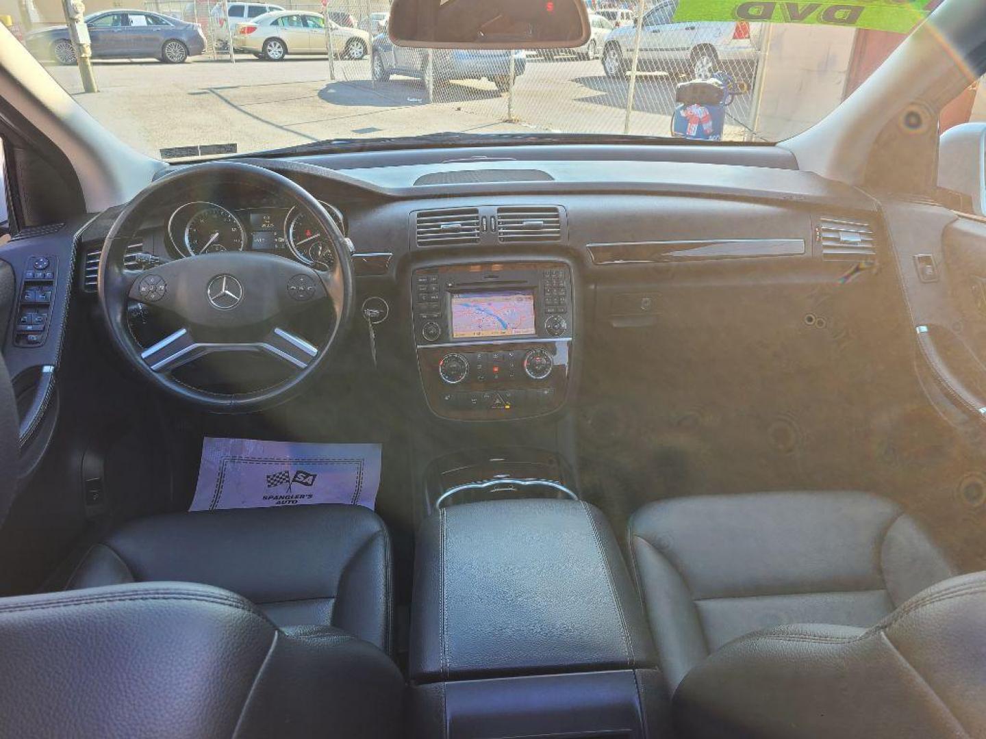 2011 SILVER MERCEDES-BENZ R-CLASS R350 4MATIC (4JGCB6FEXBA) with an 3.5L engine, Automatic transmission, located at 117 North Cameron Street, Harrisburg, PA, 17101, (717) 963-8962, 40.267021, -76.875351 - Photo#17