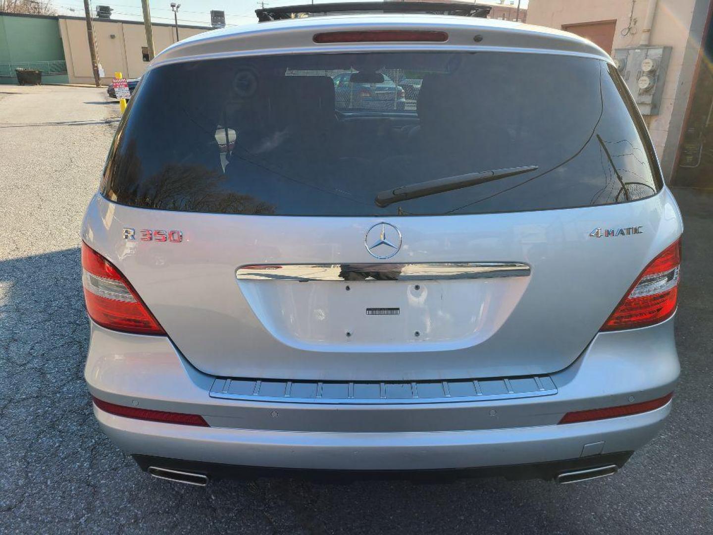 2011 SILVER MERCEDES-BENZ R-CLASS R350 4MATIC (4JGCB6FEXBA) with an 3.5L engine, Automatic transmission, located at 117 North Cameron Street, Harrisburg, PA, 17101, (717) 963-8962, 40.267021, -76.875351 - Photo#1