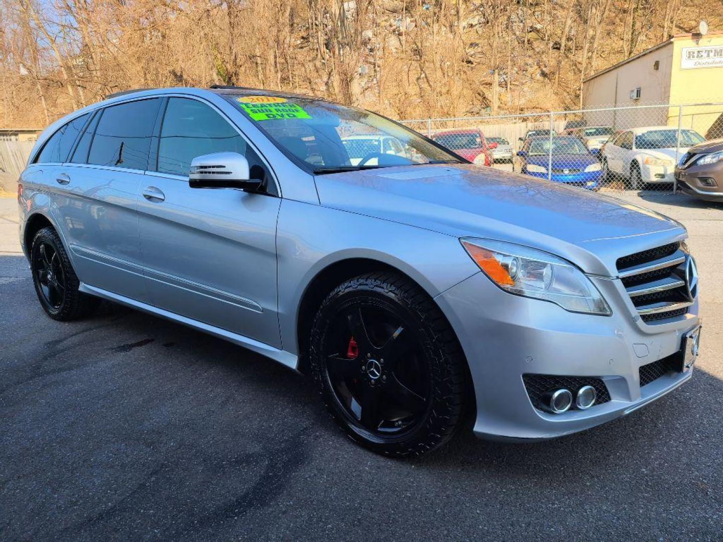 2011 SILVER MERCEDES-BENZ R-CLASS R350 4MATIC (4JGCB6FEXBA) with an 3.5L engine, Automatic transmission, located at 117 North Cameron Street, Harrisburg, PA, 17101, (717) 963-8962, 40.267021, -76.875351 - Photo#7