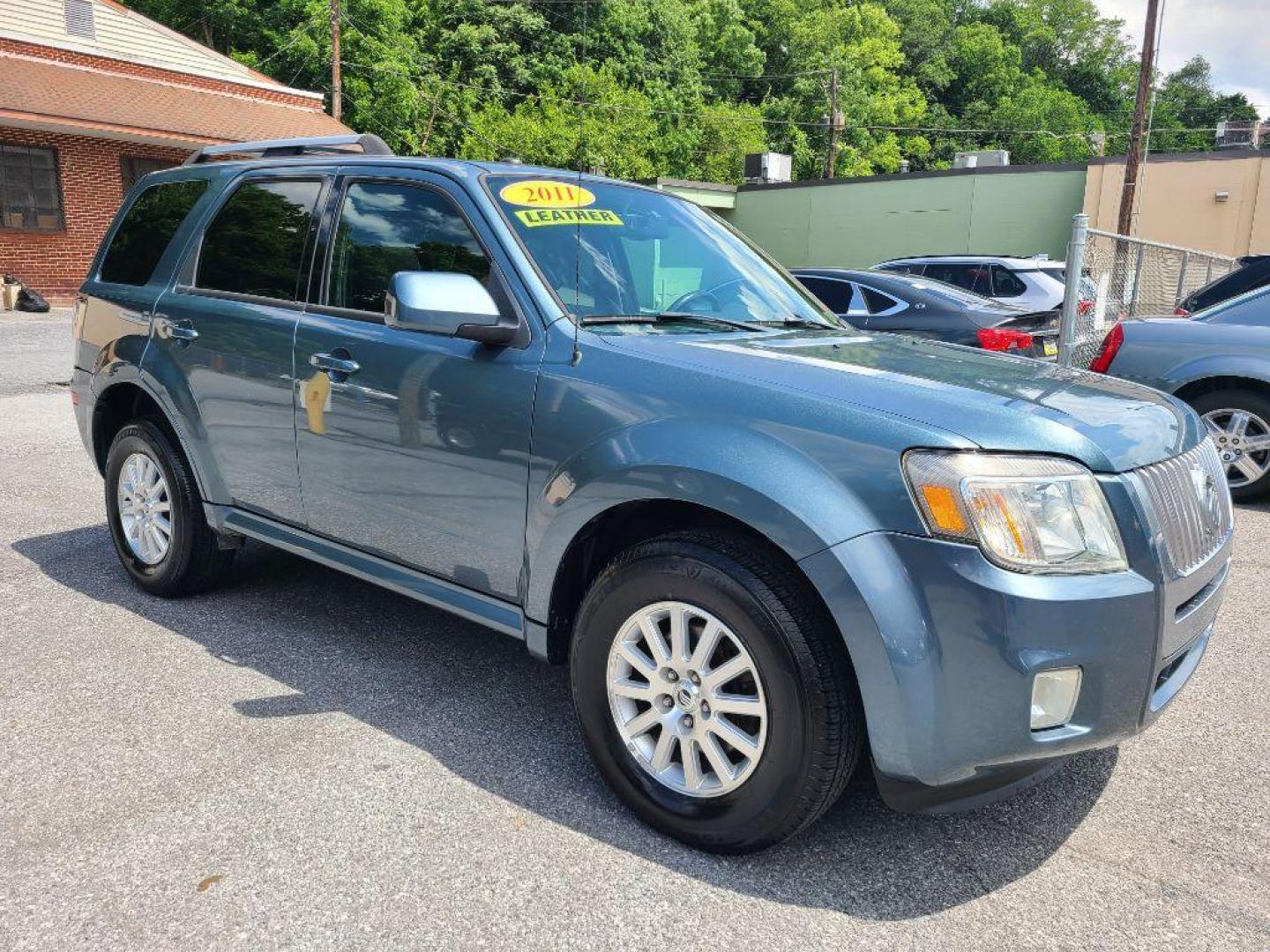 2011 BLUE MERCURY MARINER PREMIER (4M2CN9H73BK) with an 2.5L engine, Automatic transmission, located at 117 North Cameron Street, Harrisburg, PA, 17101, (717) 963-8962, 40.267021, -76.875351 - WE FINANCE!!! Good Credit/ Bad Credit/ No Credit - ALL Trade-Ins Welcomed!!! ***Guaranteed Credit Approval*** APPLY ONLINE or CALL us TODAY ;) Internet Prices and Marketplace Prices are SPECIAL discounted ***CASH DEALS*** Retail Prices are higher. Please call us to discuss your cash and finan - Photo#6