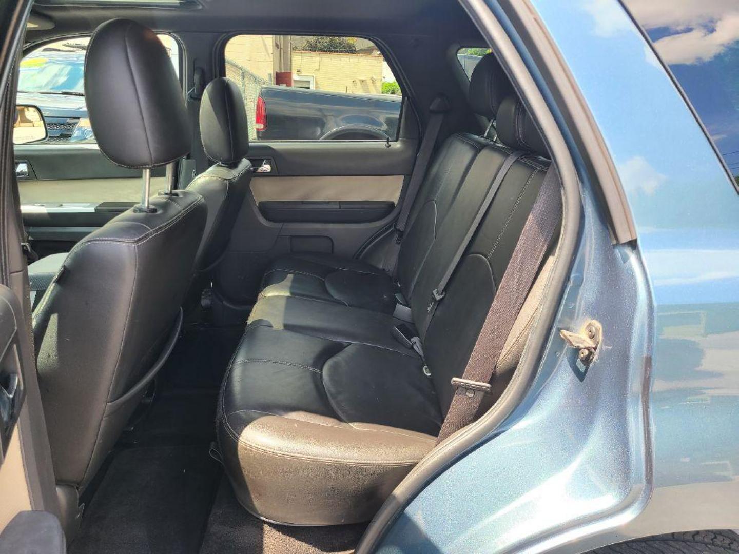2011 BLUE MERCURY MARINER PREMIER (4M2CN9H73BK) with an 2.5L engine, Automatic transmission, located at 117 North Cameron Street, Harrisburg, PA, 17101, (717) 963-8962, 40.267021, -76.875351 - WE FINANCE!!! Good Credit/ Bad Credit/ No Credit - ALL Trade-Ins Welcomed!!! ***Guaranteed Credit Approval*** APPLY ONLINE or CALL us TODAY ;) Internet Prices and Marketplace Prices are SPECIAL discounted ***CASH DEALS*** Retail Prices are higher. Please call us to discuss your cash and finan - Photo#13