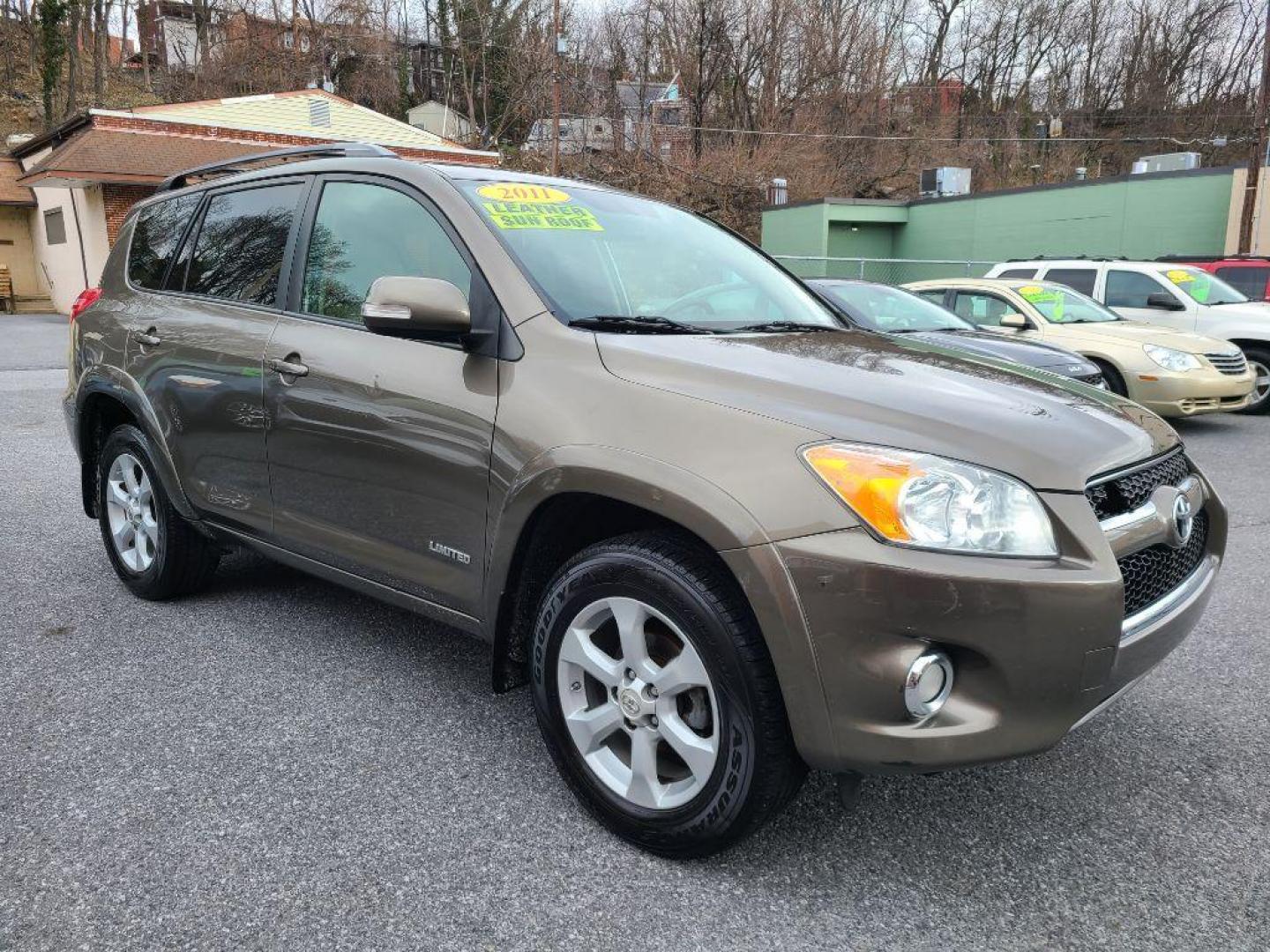 2011 SILVER TOYOTA RAV4 LIMITED (2T3DF4DV1BW) with an 2.5L engine, Automatic transmission, located at 7981 Paxton Street, Harrisburg, PA, 17111, (717) 561-2926, 40.261490, -76.749229 - Photo#6