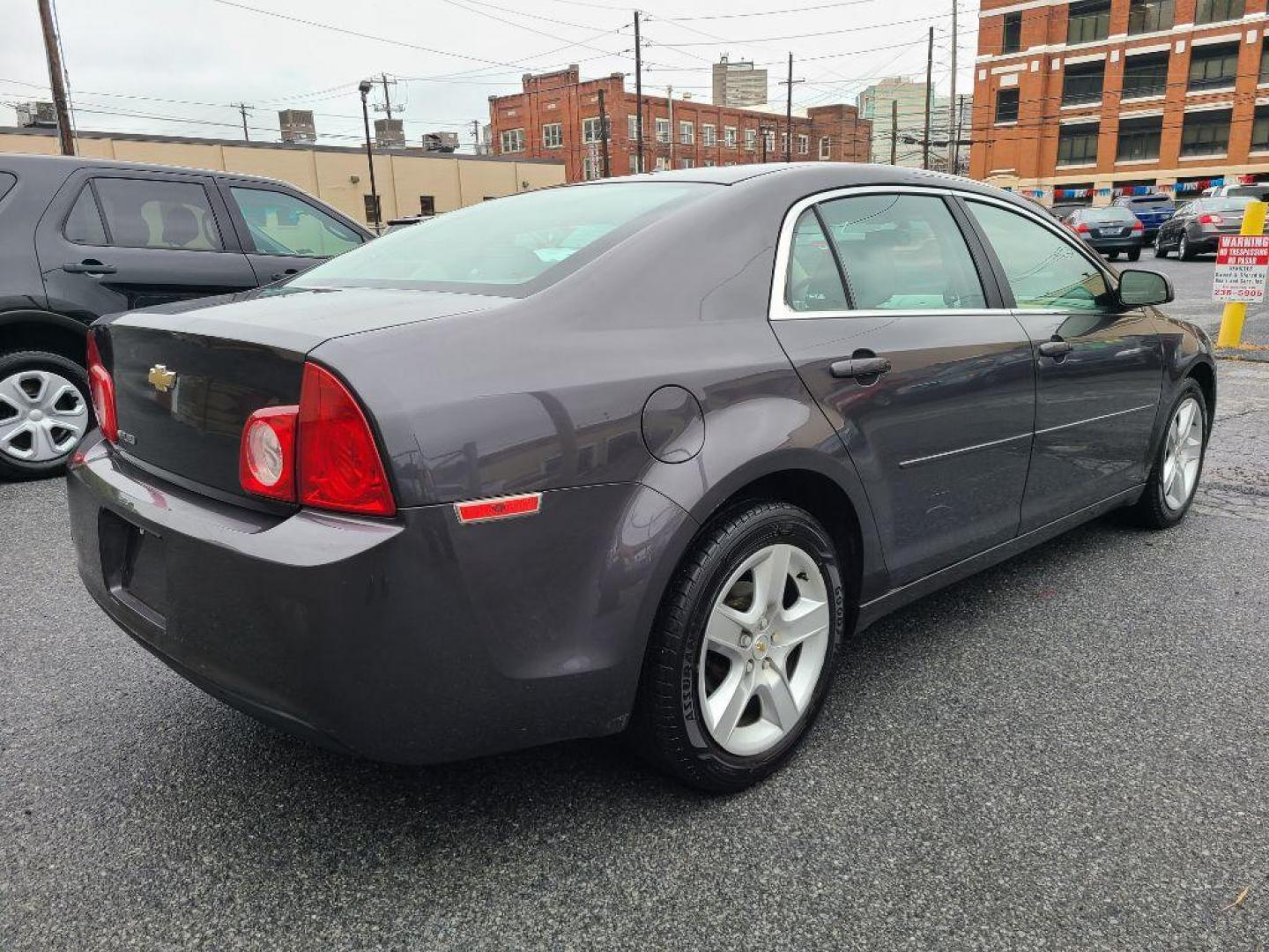2012 GRAY CHEVROLET MALIBU LS (1G1ZA5EU1CF) with an 2.4L engine, Automatic transmission, located at 117 North Cameron Street, Harrisburg, PA, 17101, (717) 963-8962, 40.267021, -76.875351 - WE FINANCE!!! Good Credit/ Bad Credit/ No Credit - ALL Trade-Ins Welcomed!!! ***Guaranteed Credit Approval*** APPLY ONLINE or CALL us TODAY ;) Internet Prices and Marketplace Prices are SPECIAL discounted ***CASH DEALS*** Retail Prices are higher. Please call us to discuss your cash and finan - Photo#20