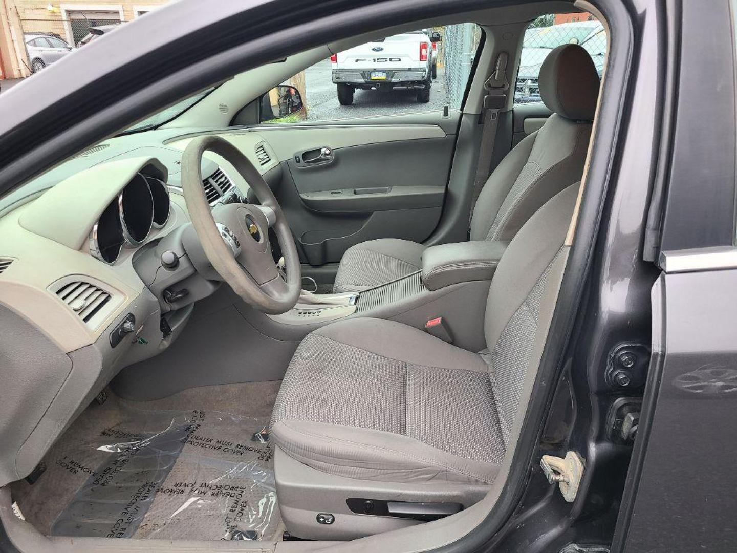 2012 GRAY CHEVROLET MALIBU LS (1G1ZA5EU1CF) with an 2.4L engine, Automatic transmission, located at 117 North Cameron Street, Harrisburg, PA, 17101, (717) 963-8962, 40.267021, -76.875351 - WE FINANCE!!! Good Credit/ Bad Credit/ No Credit - ALL Trade-Ins Welcomed!!! ***Guaranteed Credit Approval*** APPLY ONLINE or CALL us TODAY ;) Internet Prices and Marketplace Prices are SPECIAL discounted ***CASH DEALS*** Retail Prices are higher. Please call us to discuss your cash and finan - Photo#30