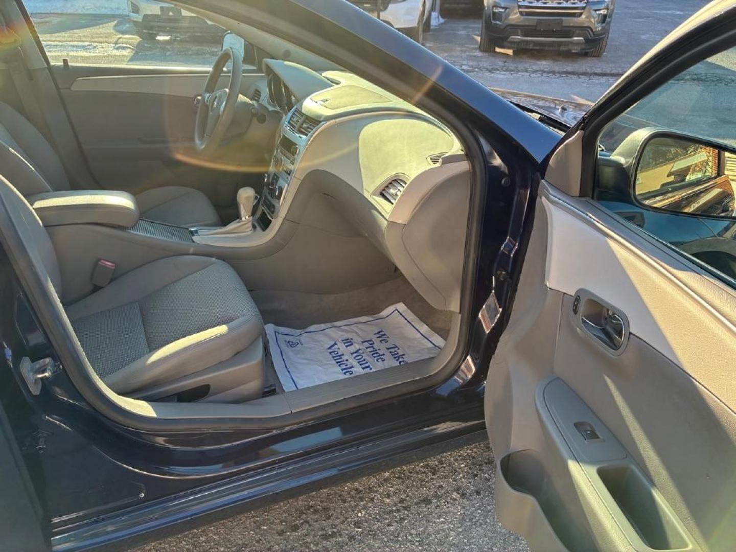 2012 BLUE CHEVROLET MALIBU LS (1G1ZA5EUXCF) with an 2.4L engine, Automatic transmission, located at 131 N Cameron st, Harrisburg, PA, 17101, (717) 561-2926, 40.267086, -76.875374 - Photo#8