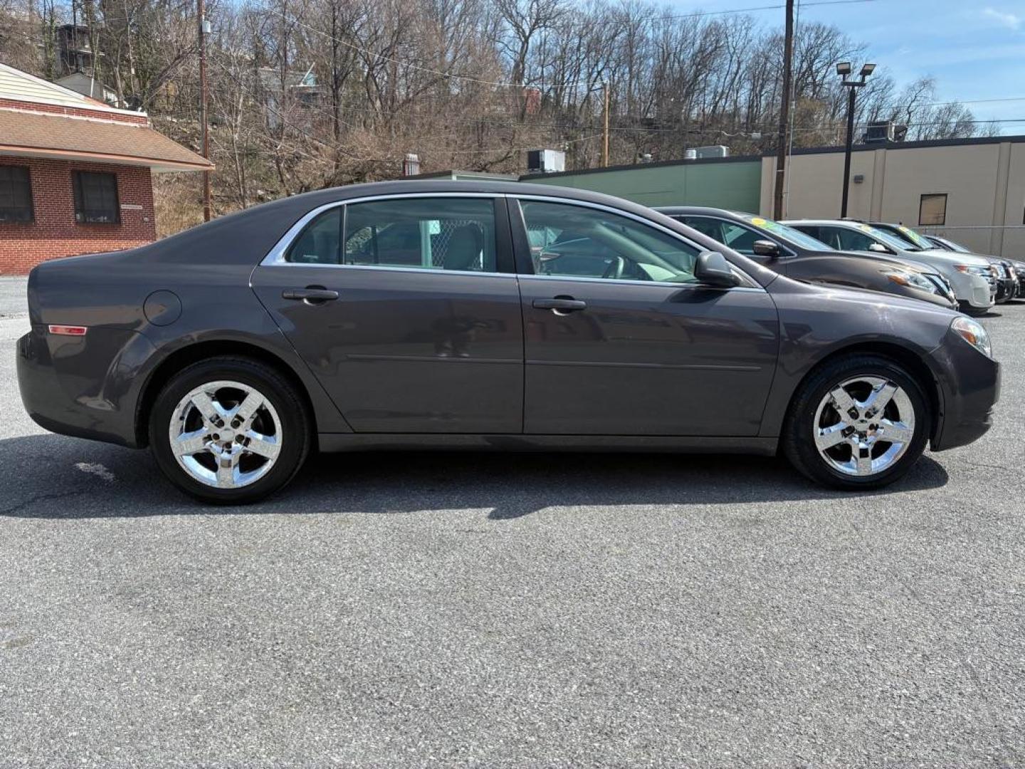 2012 GRAY CHEVROLET MALIBU LS (1G1ZA5EUXCF) with an 2.4L engine, Automatic transmission, located at 117 North Cameron Street, Harrisburg, PA, 17101, (717) 963-8962, 40.267021, -76.875351 - WE FINANCE!!! Good Credit/ Challenged Credit/ No Credit - ALL Trade-Ins Welcomed!!! APPLY ONLINE or CALL us TODAY ;) Please call us to discuss your cash and/or financing options. - Photo#5
