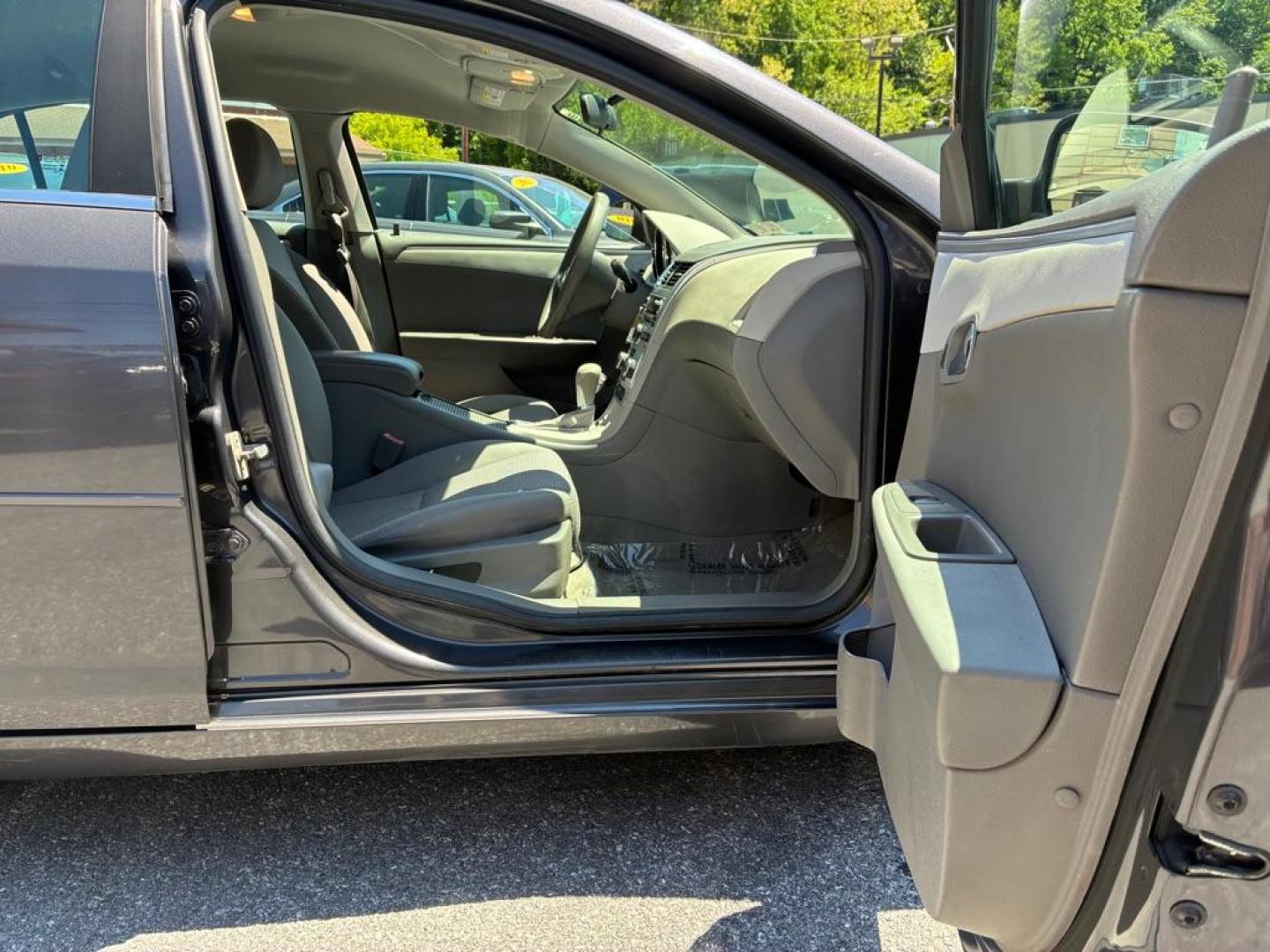2012 GRAY CHEVROLET MALIBU LS (1G1ZA5EU9CF) with an 2.4L engine, Automatic transmission, located at 117 North Cameron Street, Harrisburg, PA, 17101, (717) 963-8962, 40.267021, -76.875351 - WE FINANCE!!! MOST vehicles are available for financing. Good Credit/ Challenged Credit/ No Credit - ALL Trade-Ins Welcomed!!! APPLY ONLINE or CALL us TODAY Please call us to discuss your cash and/or financing options. Thanks for checking our inventory! We're here to help. - Photo#8