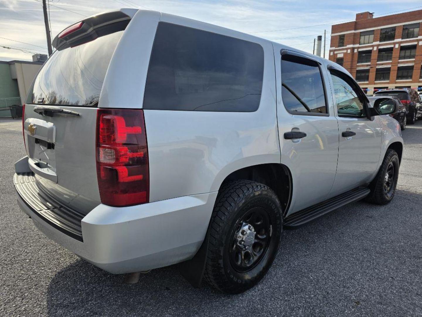 2012 SILVER CHEVROLET TAHOE POLICE (1GNLC2E01CR) with an 5.3L engine, Automatic transmission, located at 117 North Cameron Street, Harrisburg, PA, 17101, (717) 963-8962, 40.267021, -76.875351 - WE FINANCE!!! Good Credit/ Bad Credit/ No Credit - ALL Trade-Ins Welcomed!!! ***Guaranteed Credit Approval*** APPLY ONLINE or CALL us TODAY ;) Please call us to discuss your cash and financing options. - Photo#3