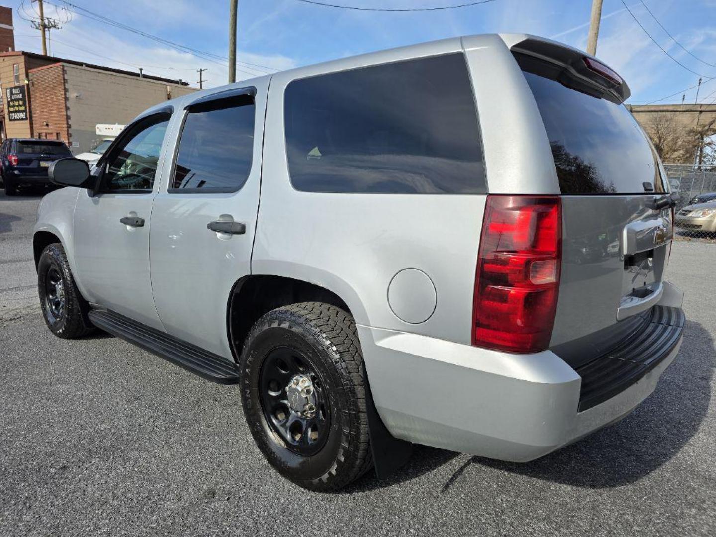 2012 SILVER CHEVROLET TAHOE POLICE (1GNLC2E01CR) with an 5.3L engine, Automatic transmission, located at 117 North Cameron Street, Harrisburg, PA, 17101, (717) 963-8962, 40.267021, -76.875351 - WE FINANCE!!! Good Credit/ Bad Credit/ No Credit - ALL Trade-Ins Welcomed!!! ***Guaranteed Credit Approval*** APPLY ONLINE or CALL us TODAY ;) Please call us to discuss your cash and financing options. - Photo#5