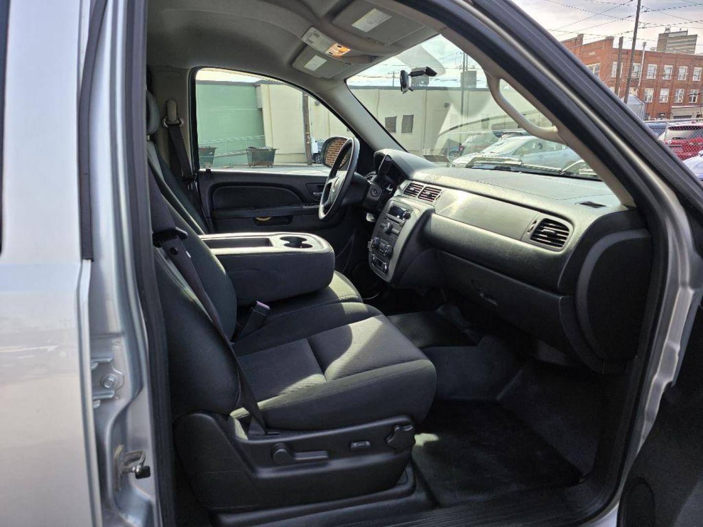 2012 SILVER CHEVROLET TAHOE POLICE (1GNLC2E01CR) with an 5.3L engine, Automatic transmission, located at 117 North Cameron Street, Harrisburg, PA, 17101, (717) 963-8962, 40.267021, -76.875351 - WE FINANCE!!! Good Credit/ Bad Credit/ No Credit - ALL Trade-Ins Welcomed!!! ***Guaranteed Credit Approval*** APPLY ONLINE or CALL us TODAY ;) Please call us to discuss your cash and financing options. - Photo#8
