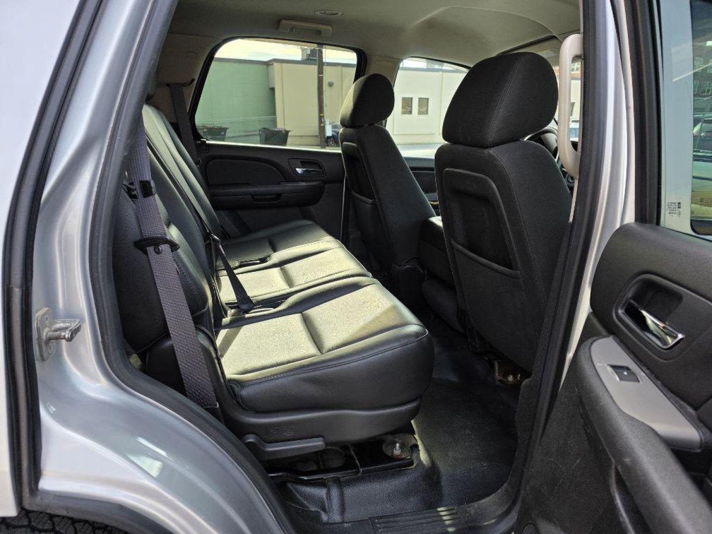 2012 SILVER CHEVROLET TAHOE POLICE (1GNLC2E01CR) with an 5.3L engine, Automatic transmission, located at 117 North Cameron Street, Harrisburg, PA, 17101, (717) 963-8962, 40.267021, -76.875351 - WE FINANCE!!! Good Credit/ Bad Credit/ No Credit - ALL Trade-Ins Welcomed!!! ***Guaranteed Credit Approval*** APPLY ONLINE or CALL us TODAY ;) Please call us to discuss your cash and financing options. - Photo#10