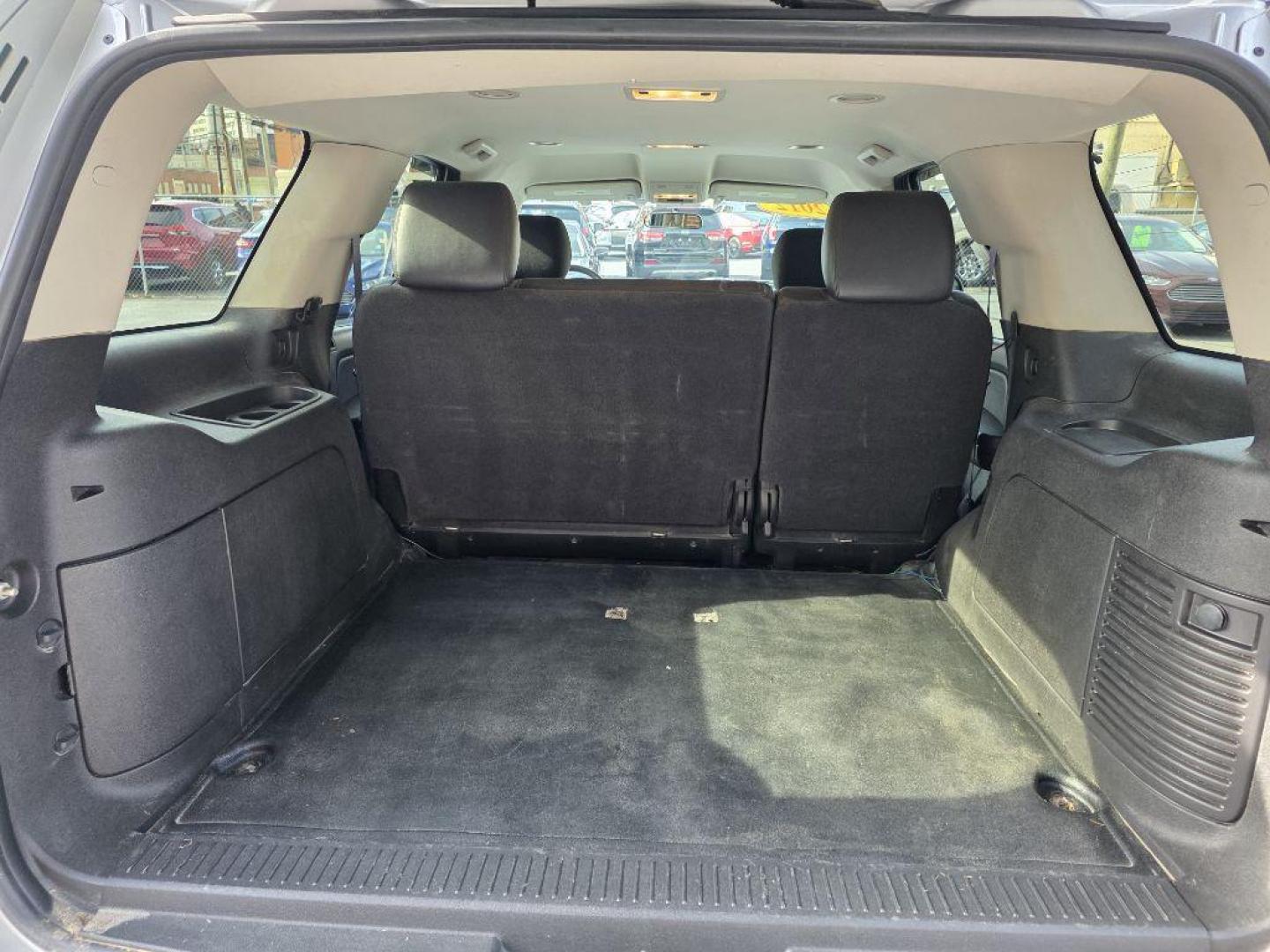 2012 SILVER CHEVROLET TAHOE POLICE (1GNLC2E01CR) with an 5.3L engine, Automatic transmission, located at 117 North Cameron Street, Harrisburg, PA, 17101, (717) 963-8962, 40.267021, -76.875351 - WE FINANCE!!! Good Credit/ Bad Credit/ No Credit - ALL Trade-Ins Welcomed!!! ***Guaranteed Credit Approval*** APPLY ONLINE or CALL us TODAY ;) Please call us to discuss your cash and financing options. - Photo#11