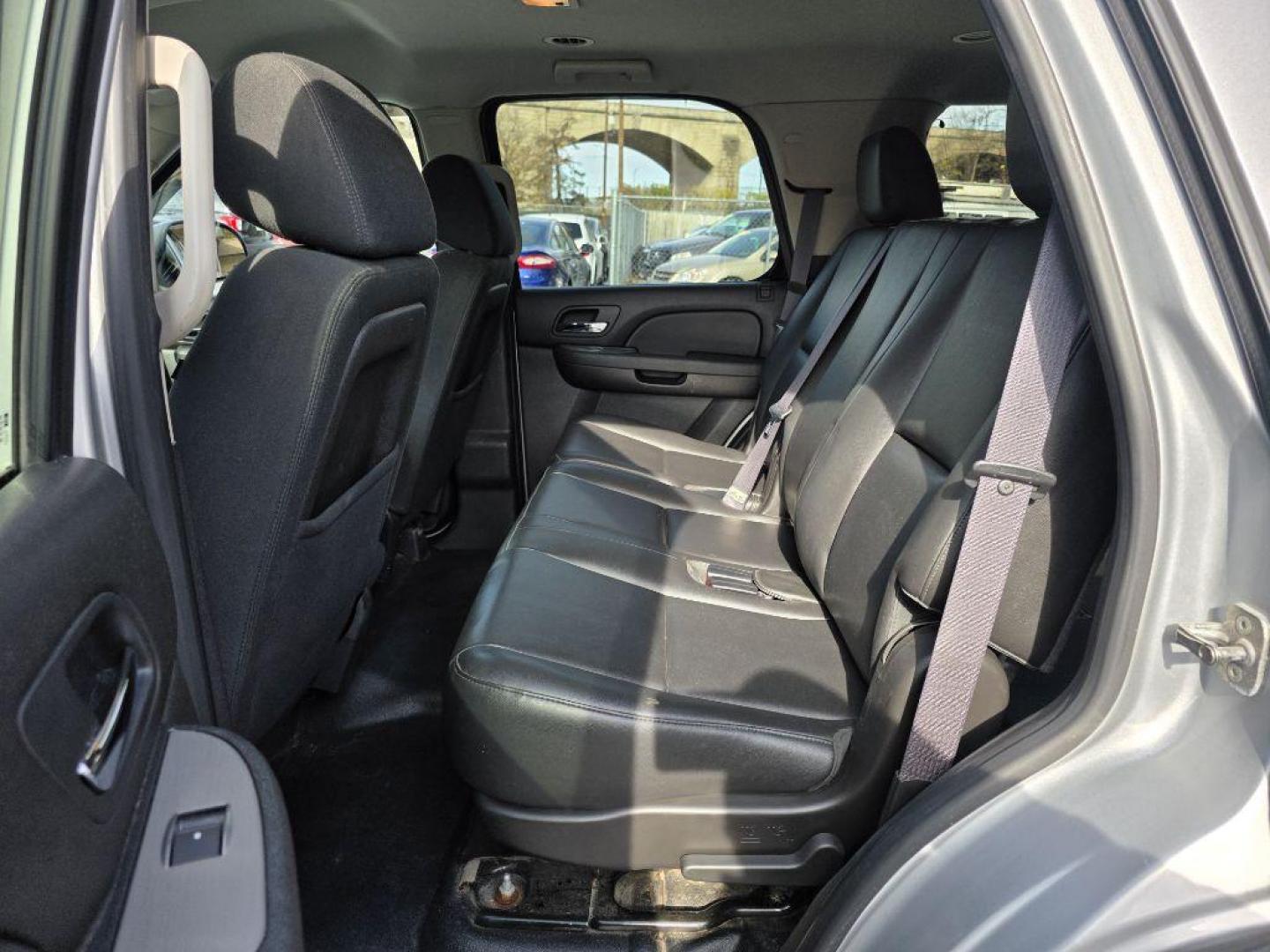 2012 SILVER CHEVROLET TAHOE POLICE (1GNLC2E01CR) with an 5.3L engine, Automatic transmission, located at 117 North Cameron Street, Harrisburg, PA, 17101, (717) 963-8962, 40.267021, -76.875351 - WE FINANCE!!! Good Credit/ Bad Credit/ No Credit - ALL Trade-Ins Welcomed!!! ***Guaranteed Credit Approval*** APPLY ONLINE or CALL us TODAY ;) Please call us to discuss your cash and financing options. - Photo#12