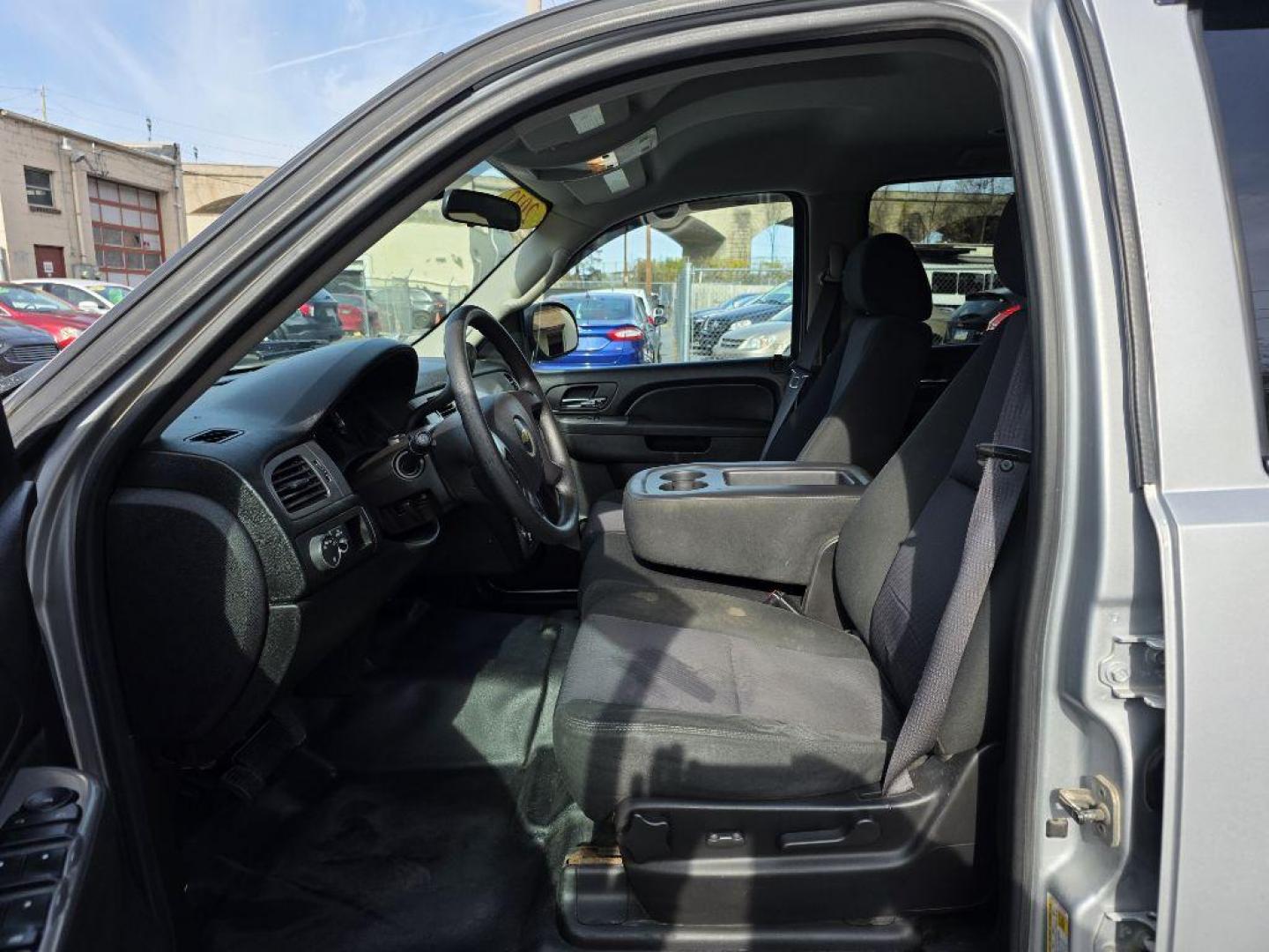 2012 SILVER CHEVROLET TAHOE POLICE (1GNLC2E01CR) with an 5.3L engine, Automatic transmission, located at 117 North Cameron Street, Harrisburg, PA, 17101, (717) 963-8962, 40.267021, -76.875351 - WE FINANCE!!! Good Credit/ Bad Credit/ No Credit - ALL Trade-Ins Welcomed!!! ***Guaranteed Credit Approval*** APPLY ONLINE or CALL us TODAY ;) Please call us to discuss your cash and financing options. - Photo#13