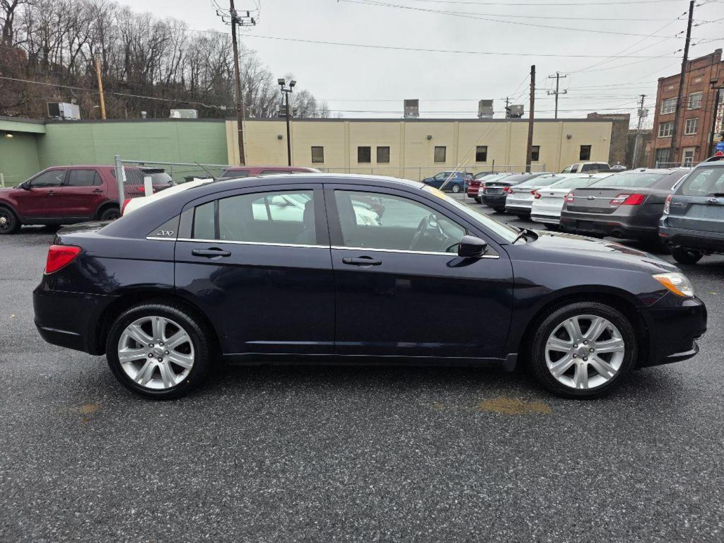 2012 BLUE CHRYSLER 200 TOURING (1C3CCBBB2CN) with an 2.4L engine, Automatic transmission, located at 117 North Cameron Street, Harrisburg, PA, 17101, (717) 963-8962, 40.267021, -76.875351 - WE FINANCE!!! Good Credit/ Challenged Credit/ No Credit - ALL Trade-Ins Welcomed!!! APPLY ONLINE or CALL us TODAY ;) Please call us to discuss your cash and/or financing options. - Photo#5
