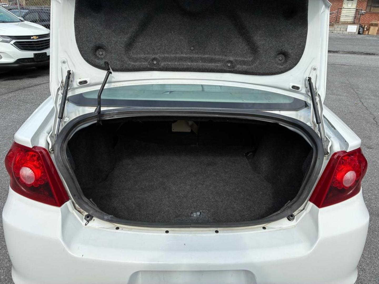 2012 WHITE DODGE AVENGER SE (1C3CDZAG7CN) with an 3.6L engine, Automatic transmission, located at 117 North Cameron Street, Harrisburg, PA, 17101, (717) 963-8962, 40.267021, -76.875351 - Photo#10