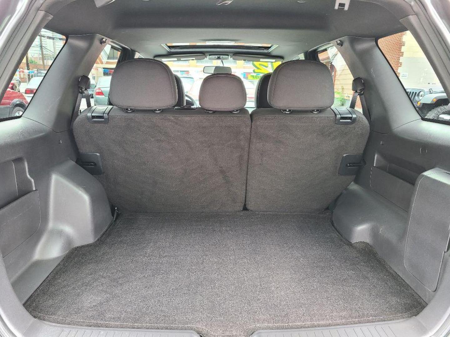 2012 GRAY FORD ESCAPE XLT (1FMCU0D78CK) with an 2.5L engine, Automatic transmission, located at 117 North Cameron Street, Harrisburg, PA, 17101, (717) 963-8962, 40.267021, -76.875351 - Photo#12