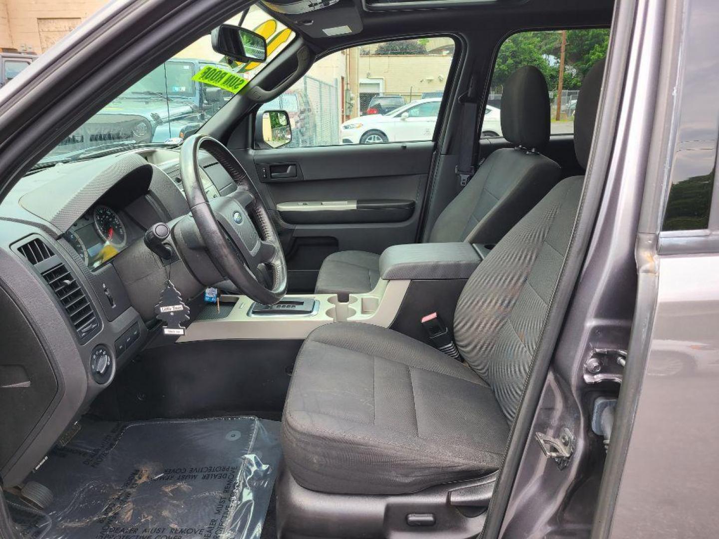 2012 GRAY FORD ESCAPE XLT (1FMCU0D78CK) with an 2.5L engine, Automatic transmission, located at 117 North Cameron Street, Harrisburg, PA, 17101, (717) 963-8962, 40.267021, -76.875351 - Photo#14