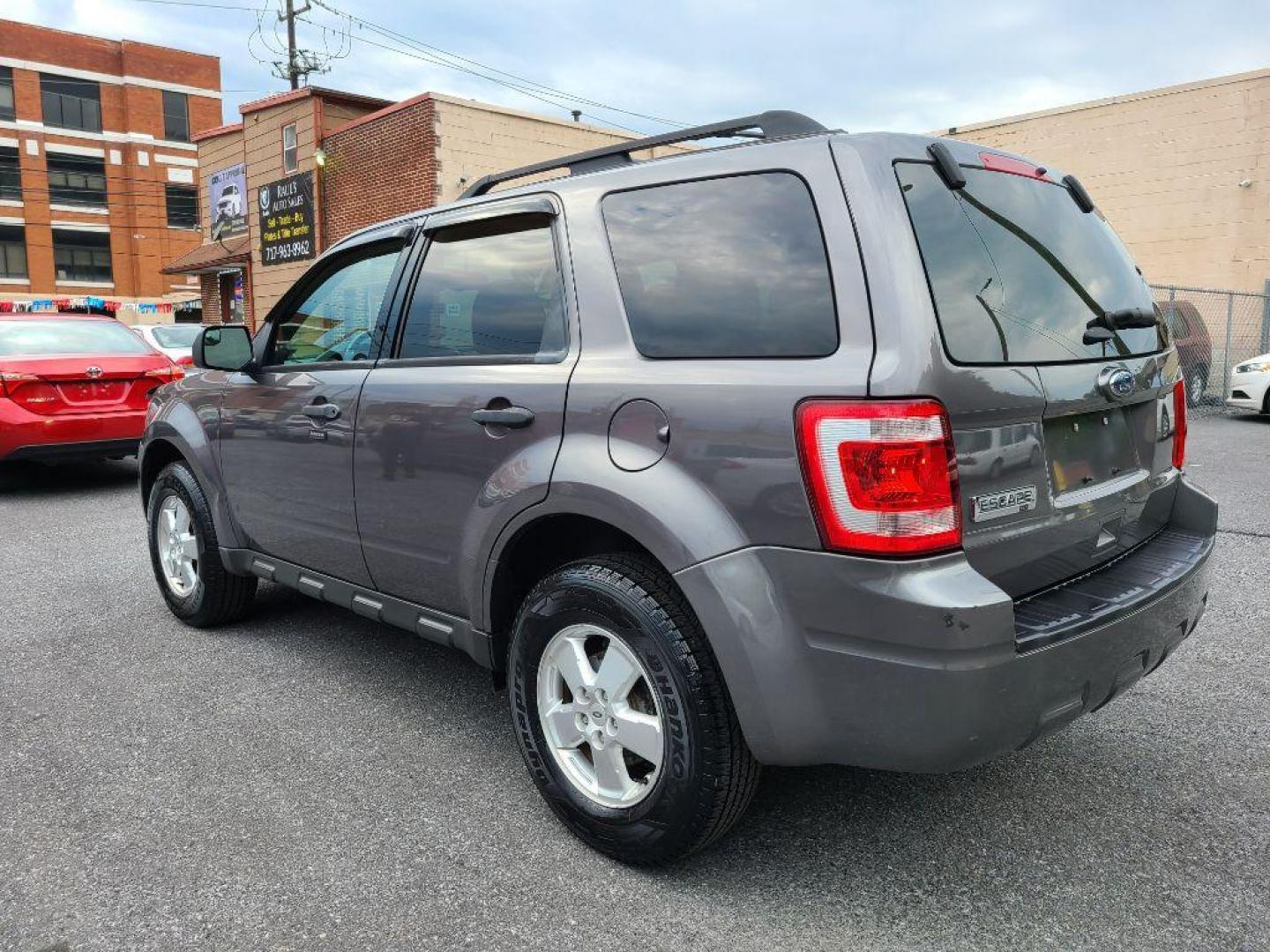 2012 GRAY FORD ESCAPE XLT (1FMCU0D78CK) with an 2.5L engine, Automatic transmission, located at 117 North Cameron Street, Harrisburg, PA, 17101, (717) 963-8962, 40.267021, -76.875351 - Photo#2
