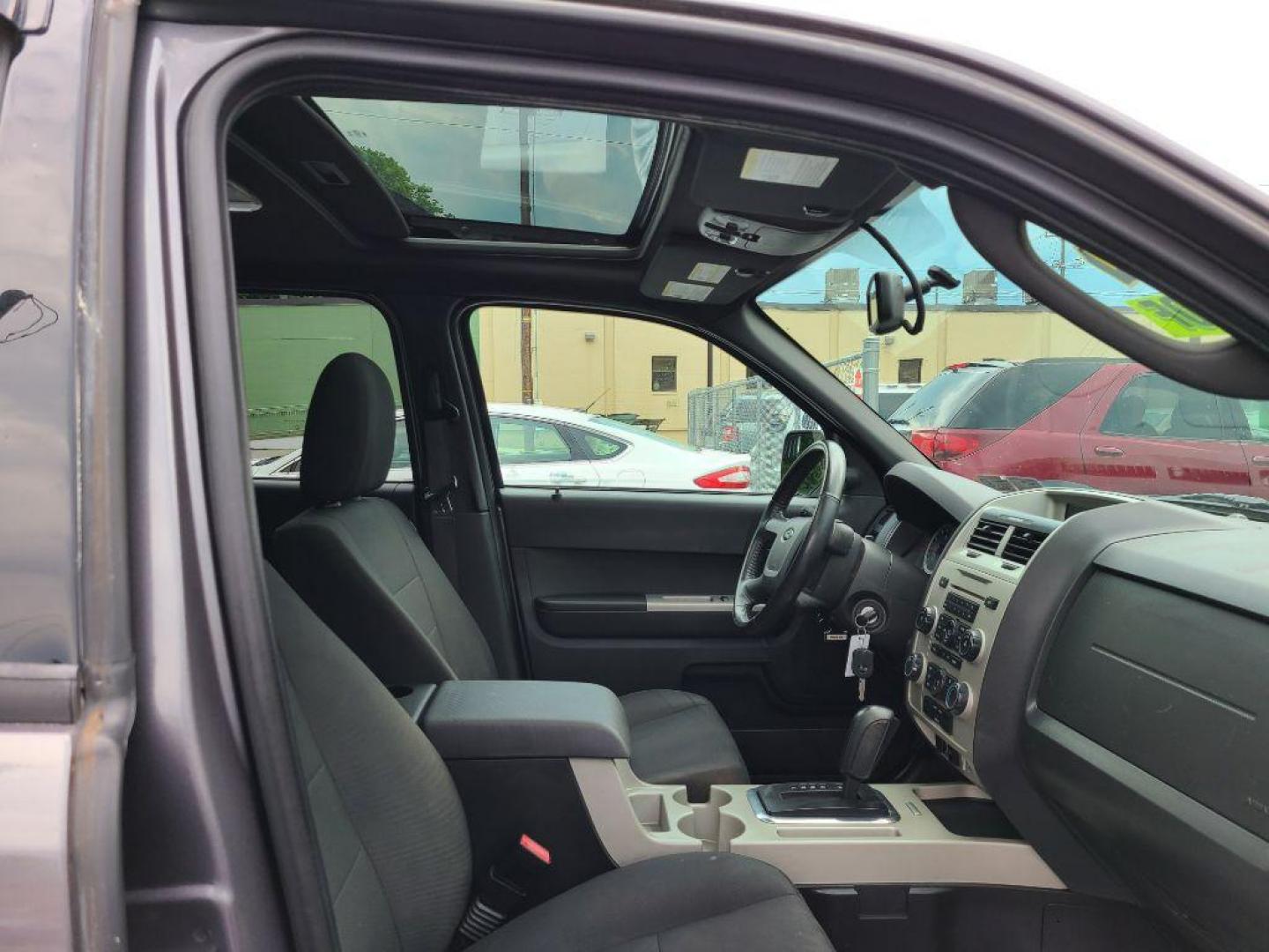 2012 GRAY FORD ESCAPE XLT (1FMCU0D78CK) with an 2.5L engine, Automatic transmission, located at 117 North Cameron Street, Harrisburg, PA, 17101, (717) 963-8962, 40.267021, -76.875351 - Photo#8