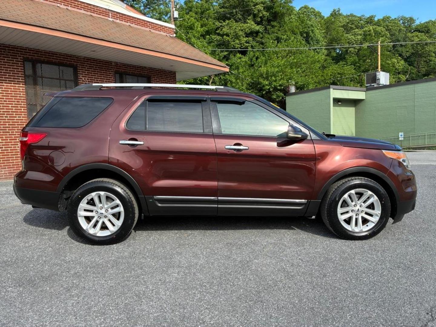 2012 BROWN FORD EXPLORER XLT (1FMHK8D89CG) with an 3.5L engine, Automatic transmission, located at 117 North Cameron Street, Harrisburg, PA, 17101, (717) 963-8962, 40.267021, -76.875351 - WE FINANCE!!! MOST vehicles are available for financing. Good Credit/ Challenged Credit/ No Credit - ALL Trade-Ins Welcomed!!! APPLY ONLINE or CALL us TODAY Please call us to discuss your cash and/or financing options. Thanks for checking our inventory! We're here to help. - Photo#5