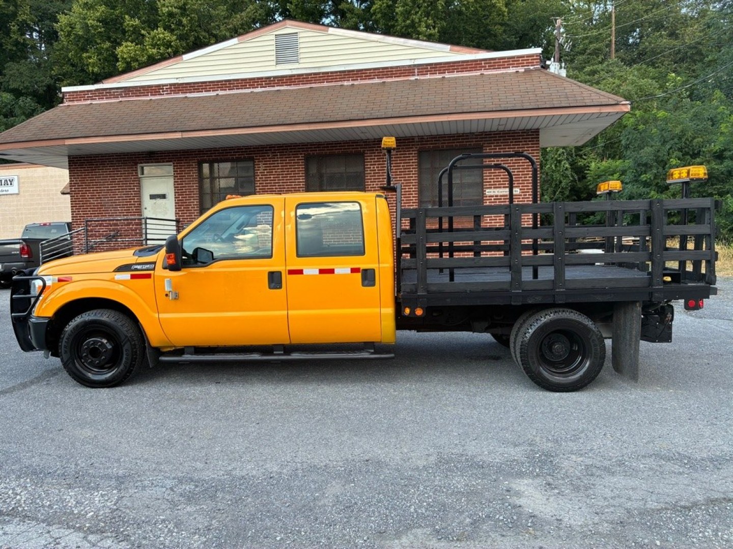 2012 YELLOW FORD F350 SUPER DUTY (1FD8W3G62CE) with an 6.2L engine, Automatic transmission, located at 117 North Cameron Street, Harrisburg, PA, 17101, (717) 963-8962, 40.267021, -76.875351 - Hard Top 8-Cylinder Flex Natural A/T Power Steering GRY Vinyl Seats A/C Power Windows Power Door Locks Driver Air Bag WE FINANCE!!! MOST vehicles are available for financing. Good Credit/ Challenged Credit/ No Credit - ALL Trade-Ins Welcomed!!! APPLY ONLINE or CALL us TODAY Pl- Photo#1