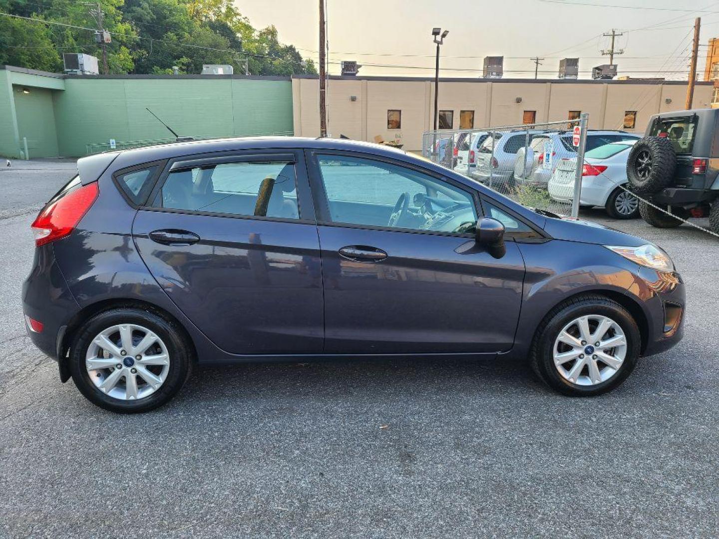 2012 GRAY FORD FIESTA SE (3FADP4EJ0CM) with an 1.6L engine, Automatic transmission, located at 117 North Cameron Street, Harrisburg, PA, 17101, (717) 963-8962, 40.267021, -76.875351 - WE FINANCE!!! Good Credit/ Bad Credit/ No Credit - ALL Trade-Ins Welcomed!!! ***Guaranteed Credit Approval*** APPLY ONLINE or CALL us TODAY ;) Internet Prices and Marketplace Prices are SPECIAL discounted ***CASH DEALS*** Retail Prices are higher. Please call us to discuss your cash and finan - Photo#5