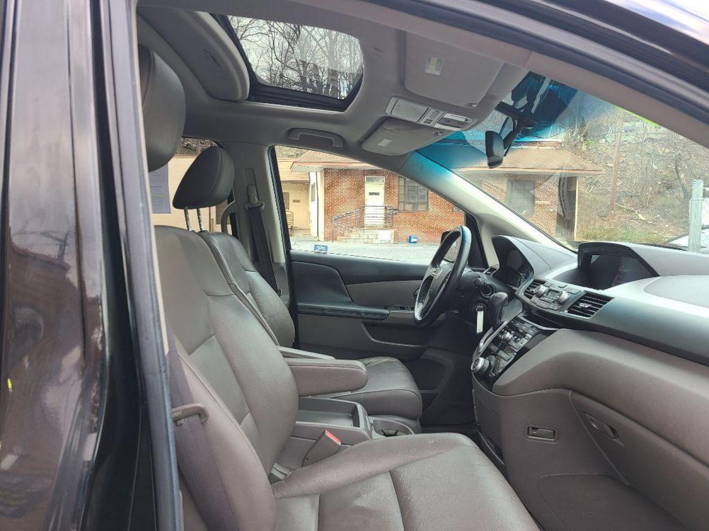 2012 BLACK HONDA ODYSSEY EXL (5FNRL5H61CB) with an 3.5L engine, Automatic transmission, located at 117 North Cameron Street, Harrisburg, PA, 17101, (717) 963-8962, 40.267021, -76.875351 - WE FINANCE!!! Good Credit/ Bad Credit/ No Credit - ALL Trade-Ins Welcomed!!! ***Guaranteed Credit Approval*** APPLY ONLINE or CALL us TODAY ;) Internet Prices and Marketplace Prices are SPECIAL discounted ***CASH DEALS*** Retail Prices are higher. Please call us to discuss your cash and finan - Photo#8