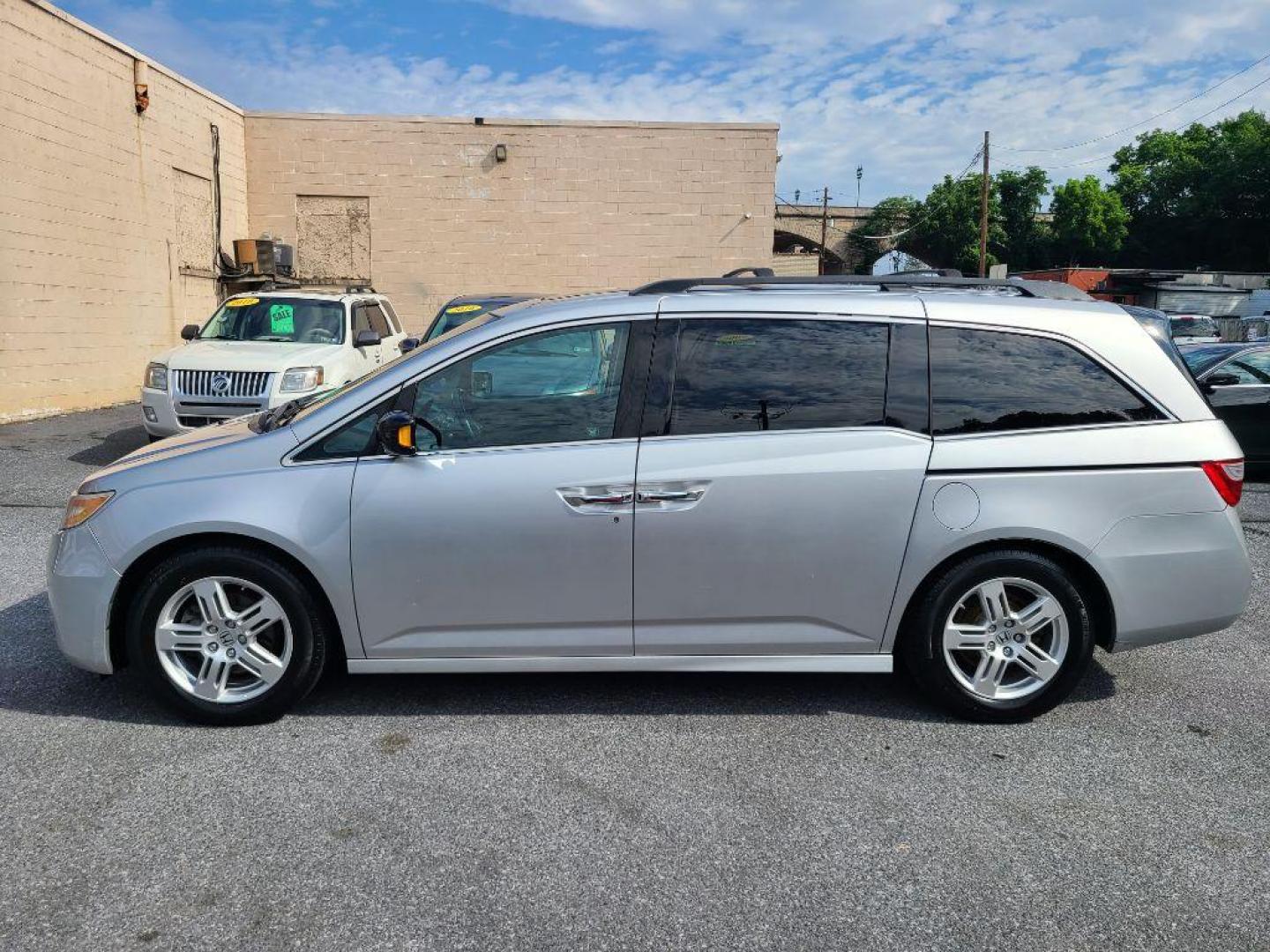 2012 GRAY HONDA ODYSSEY TOURING (5FNRL5H91CB) with an 3.5L engine, Automatic transmission, located at 117 North Cameron Street, Harrisburg, PA, 17101, (717) 963-8962, 40.267021, -76.875351 - WE FINANCE!!! Good Credit/ Bad Credit/ No Credit - ALL Trade-Ins Welcomed!!! ***Guaranteed Credit Approval*** APPLY ONLINE or CALL us TODAY ;) Internet Prices and Marketplace Prices are SPECIAL discounted ***CASH DEALS*** Retail Prices are higher. Please call us to discuss your cash and finan - Photo#1