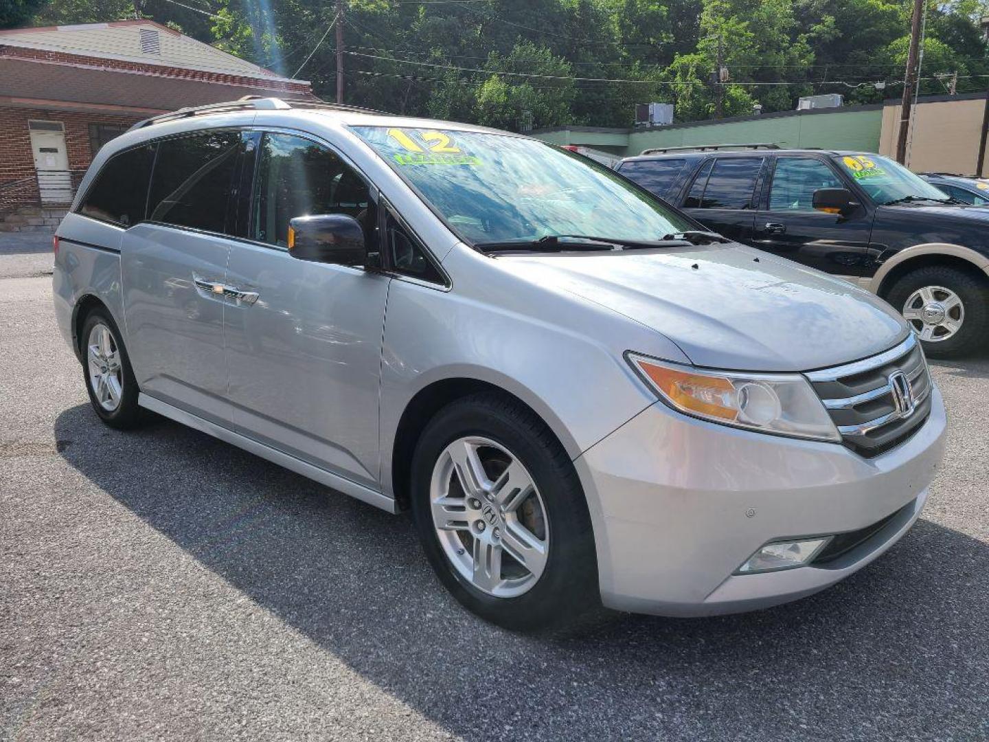 2012 GRAY HONDA ODYSSEY TOURING (5FNRL5H91CB) with an 3.5L engine, Automatic transmission, located at 117 North Cameron Street, Harrisburg, PA, 17101, (717) 963-8962, 40.267021, -76.875351 - WE FINANCE!!! Good Credit/ Bad Credit/ No Credit - ALL Trade-Ins Welcomed!!! ***Guaranteed Credit Approval*** APPLY ONLINE or CALL us TODAY ;) Internet Prices and Marketplace Prices are SPECIAL discounted ***CASH DEALS*** Retail Prices are higher. Please call us to discuss your cash and finan - Photo#6