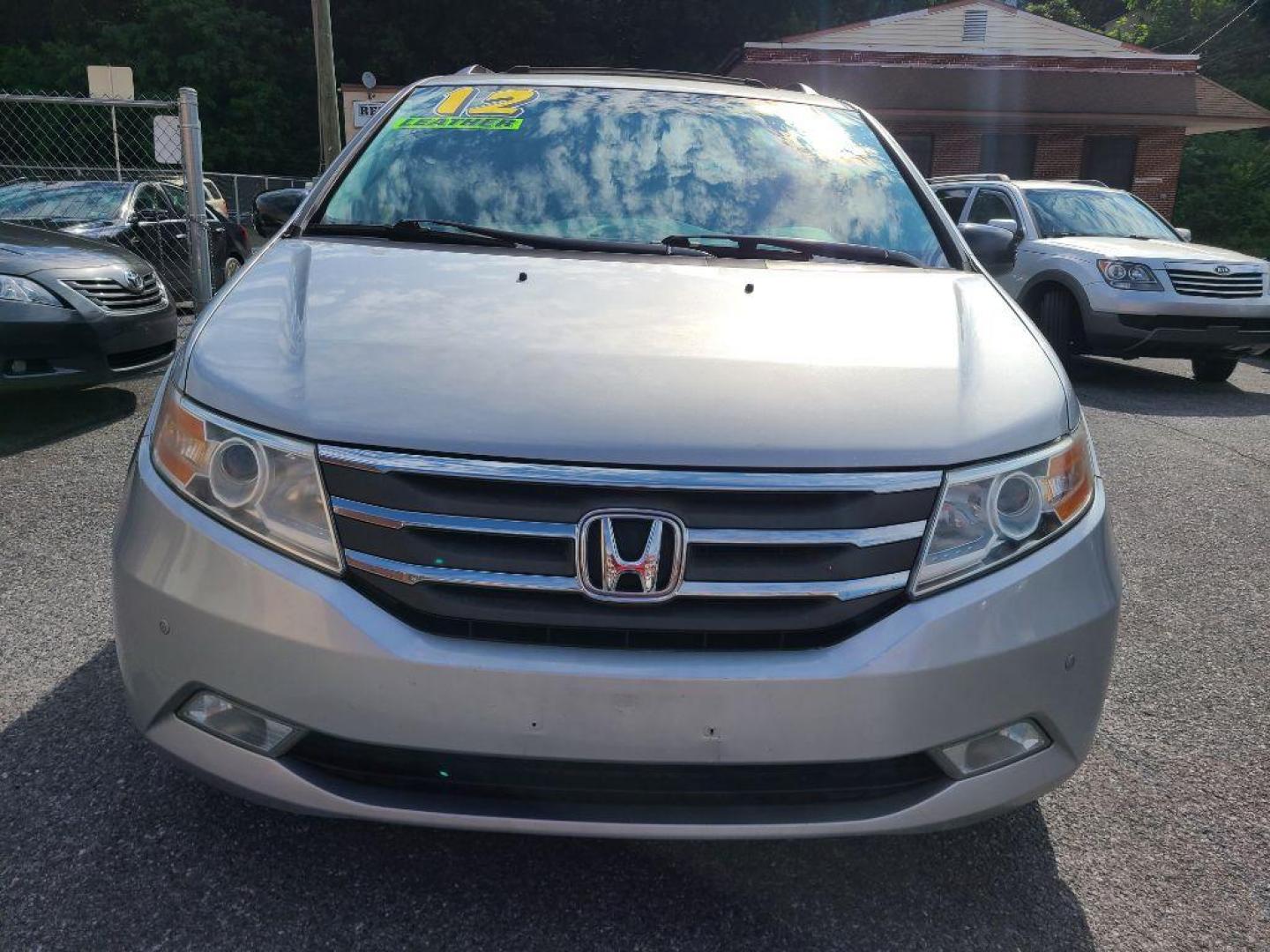 2012 GRAY HONDA ODYSSEY TOURING (5FNRL5H91CB) with an 3.5L engine, Automatic transmission, located at 117 North Cameron Street, Harrisburg, PA, 17101, (717) 963-8962, 40.267021, -76.875351 - WE FINANCE!!! Good Credit/ Bad Credit/ No Credit - ALL Trade-Ins Welcomed!!! ***Guaranteed Credit Approval*** APPLY ONLINE or CALL us TODAY ;) Internet Prices and Marketplace Prices are SPECIAL discounted ***CASH DEALS*** Retail Prices are higher. Please call us to discuss your cash and finan - Photo#7