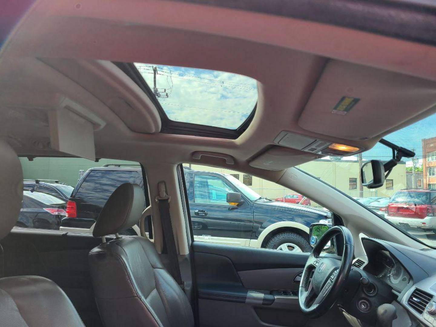 2012 GRAY HONDA ODYSSEY TOURING (5FNRL5H91CB) with an 3.5L engine, Automatic transmission, located at 117 North Cameron Street, Harrisburg, PA, 17101, (717) 963-8962, 40.267021, -76.875351 - WE FINANCE!!! Good Credit/ Bad Credit/ No Credit - ALL Trade-Ins Welcomed!!! ***Guaranteed Credit Approval*** APPLY ONLINE or CALL us TODAY ;) Internet Prices and Marketplace Prices are SPECIAL discounted ***CASH DEALS*** Retail Prices are higher. Please call us to discuss your cash and finan - Photo#8