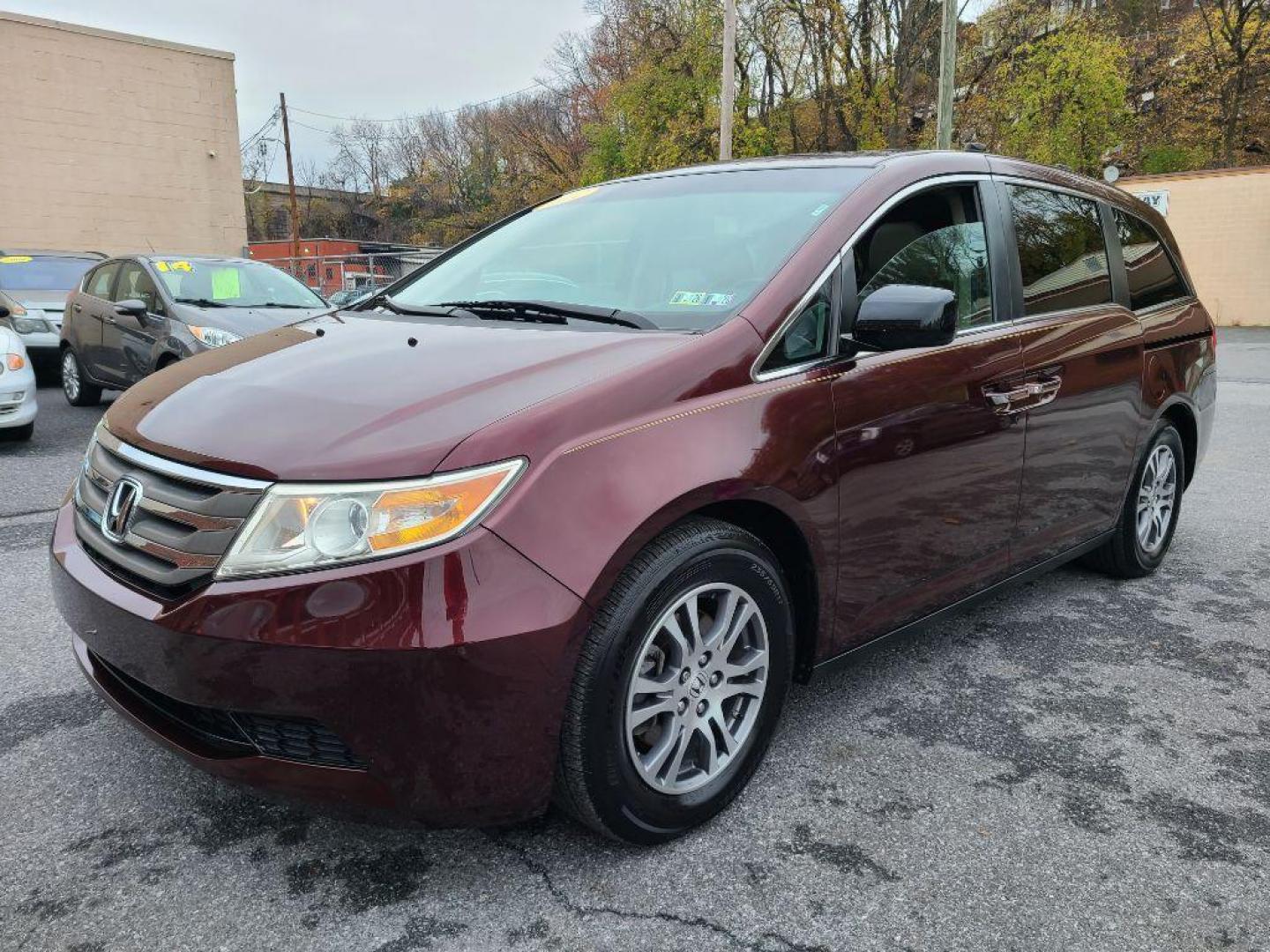 2012 BURG HONDA ODYSSEY EXL (5FNRL5H61CB) with an 3.5L engine, Automatic transmission, located at 117 North Cameron Street, Harrisburg, PA, 17101, (717) 963-8962, 40.267021, -76.875351 - Photo#0