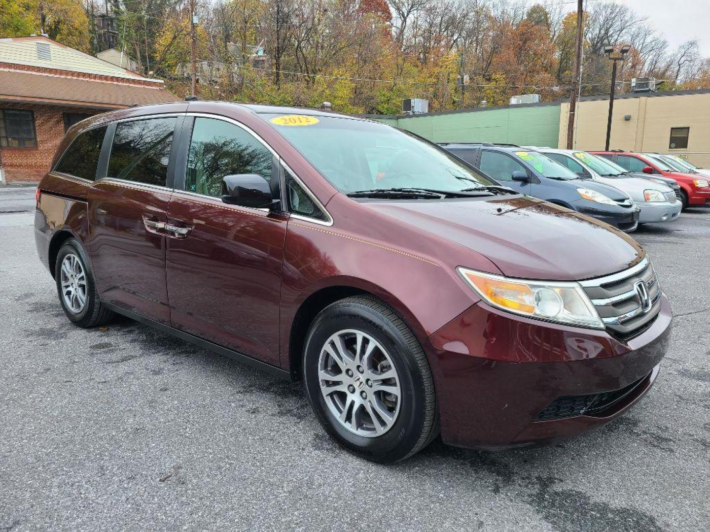 2012 BURG HONDA ODYSSEY EXL (5FNRL5H61CB) with an 3.5L engine, Automatic transmission, located at 117 North Cameron Street, Harrisburg, PA, 17101, (717) 963-8962, 40.267021, -76.875351 - Photo#6