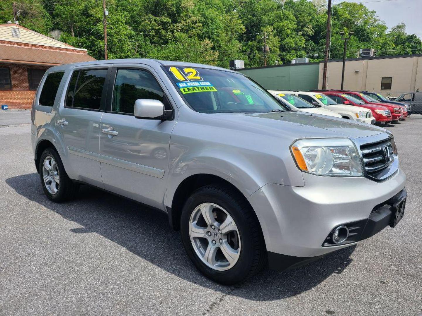 2012 SILVER HONDA PILOT EXL (5FNYF4H52CB) with an 3.5L engine, Automatic transmission, located at 117 North Cameron Street, Harrisburg, PA, 17101, (717) 963-8962, 40.267021, -76.875351 - WE FINANCE!!! Good Credit/ Bad Credit/ No Credit - ALL Trade-Ins Welcomed!!! ***Guaranteed Credit Approval*** APPLY ONLINE or CALL us TODAY ;) Internet Prices and Marketplace Prices are SPECIAL discounted ***CASH DEALS*** Retail Prices are higher. Please call us to discuss your cash and finan - Photo#6