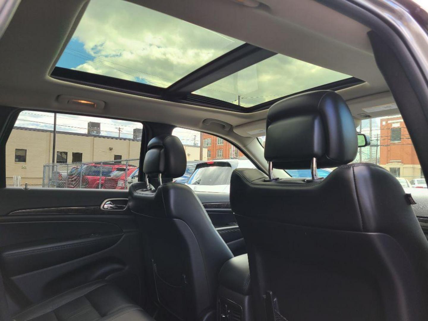 2012 GRAY JEEP GRAND CHEROKEE LAREDO (1C4RJFAG9CC) with an 3.6L engine, Automatic transmission, located at 117 North Cameron Street, Harrisburg, PA, 17101, (717) 963-8962, 40.267021, -76.875351 - Photo#9